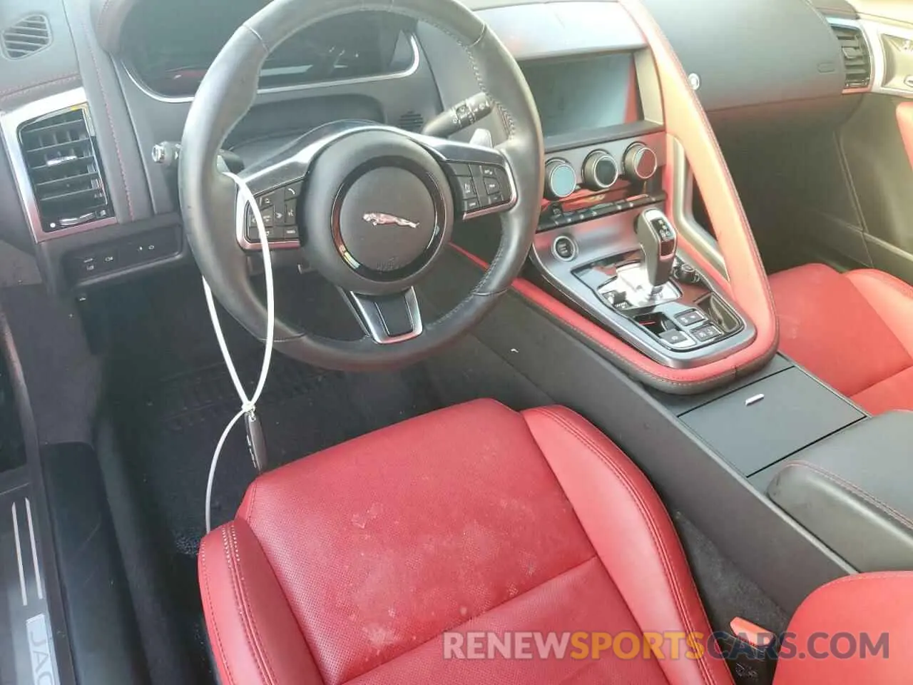 8 fotografías del automóvil dañado SAJDD1GX1MCK76028 JAGUAR F-TYPE 2021