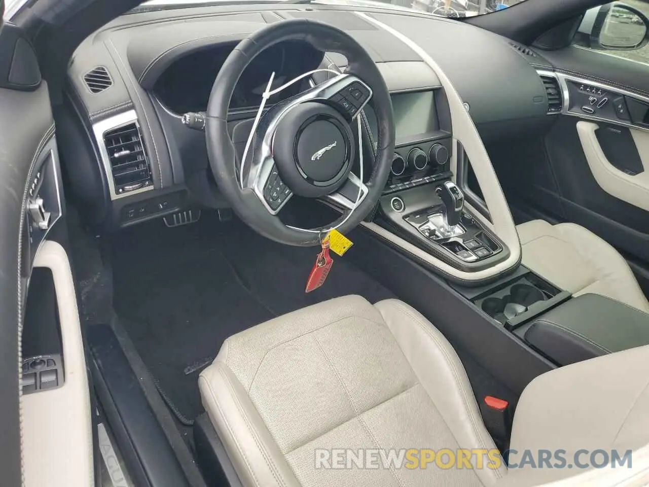 8 fotografías del automóvil dañado SAJDD1GX6MCK74887 JAGUAR F-TYPE 2021