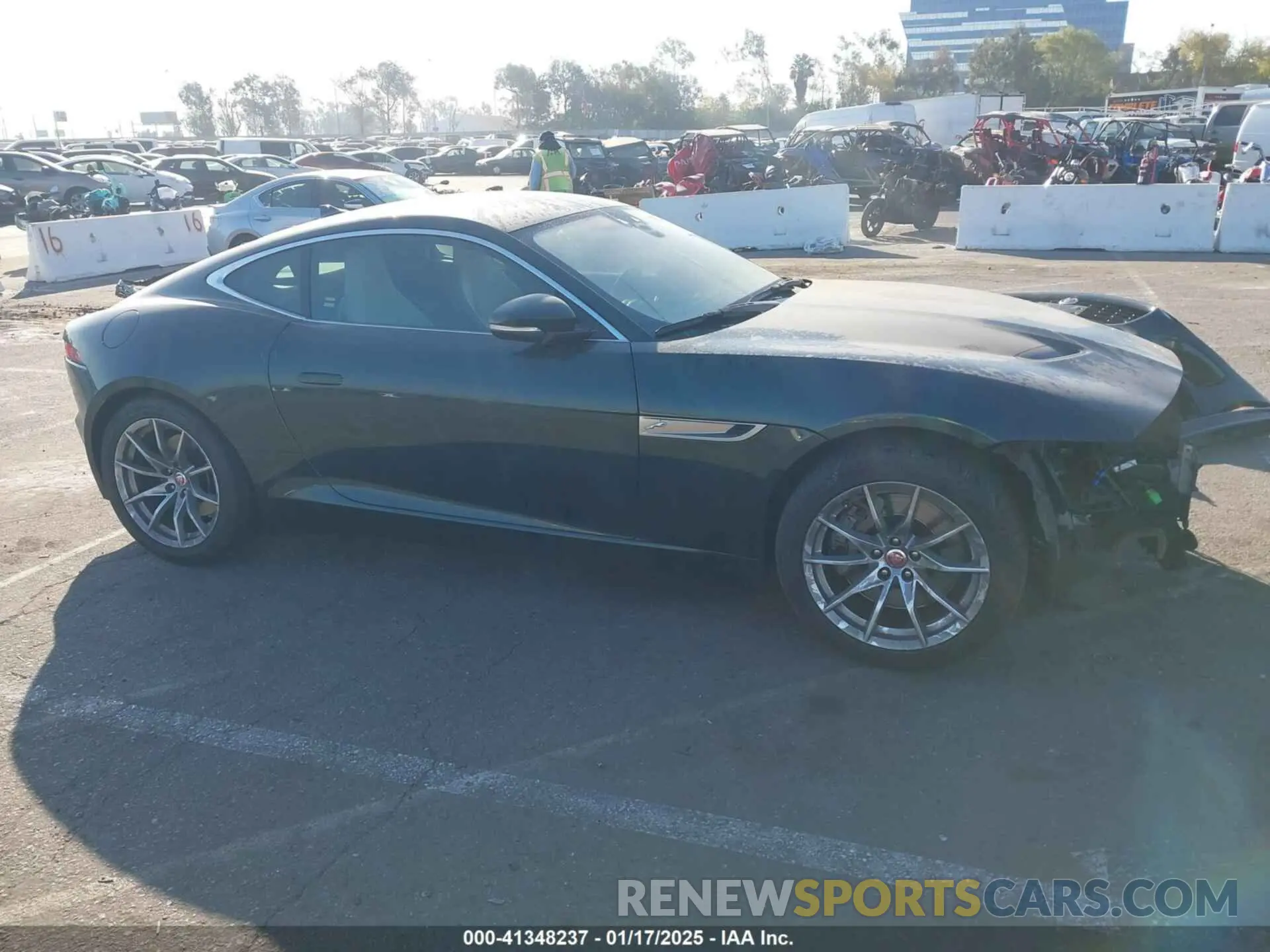 14 fotografías del automóvil dañado SAJDD1GX7MCK72033 JAGUAR F-TYPE 2021