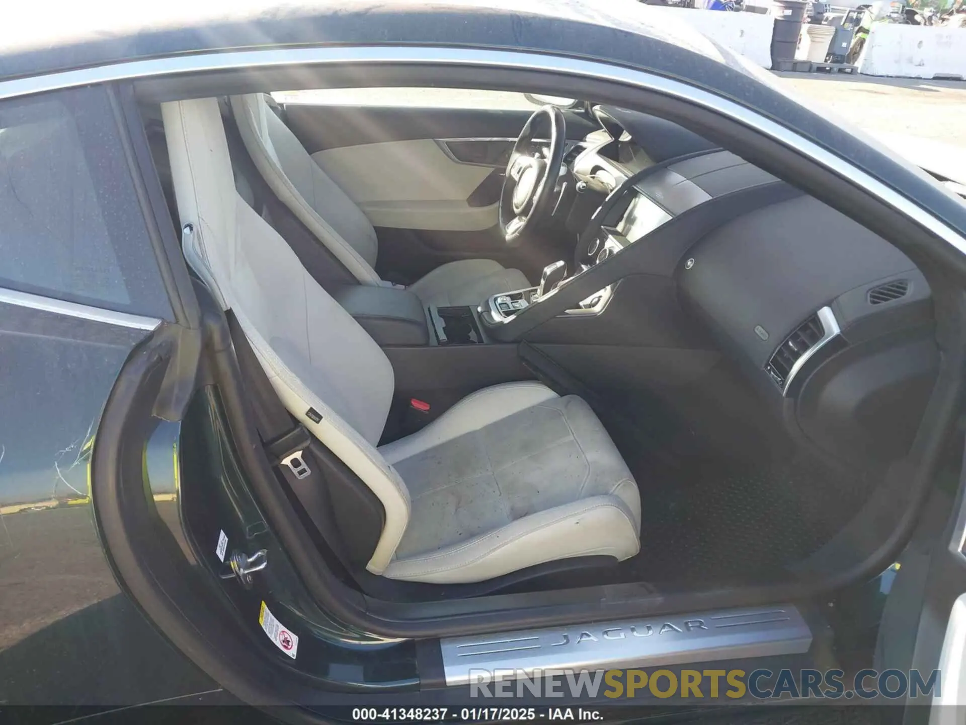5 fotografías del automóvil dañado SAJDD1GX7MCK72033 JAGUAR F-TYPE 2021