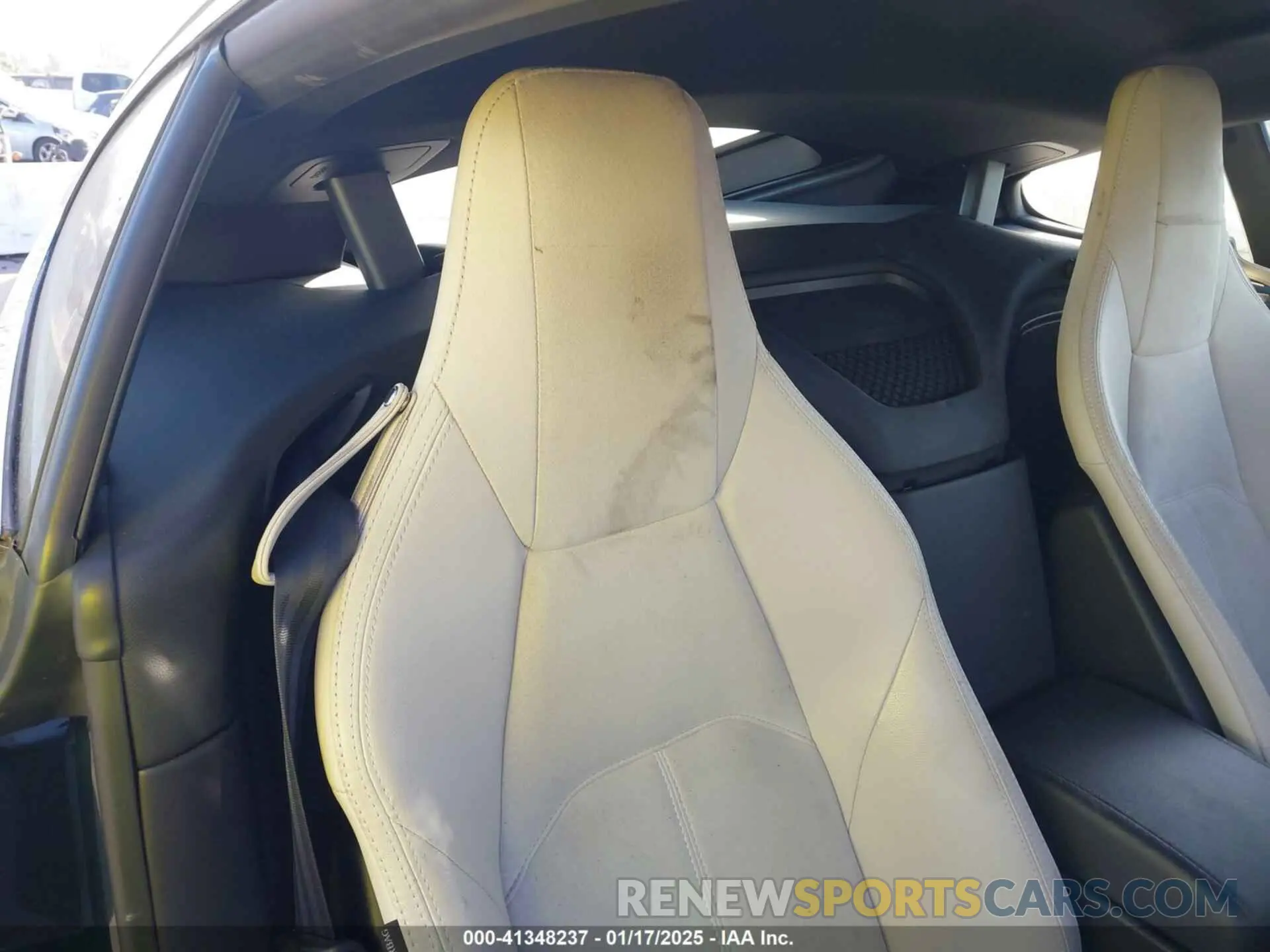 8 fotografías del automóvil dañado SAJDD1GX7MCK72033 JAGUAR F-TYPE 2021