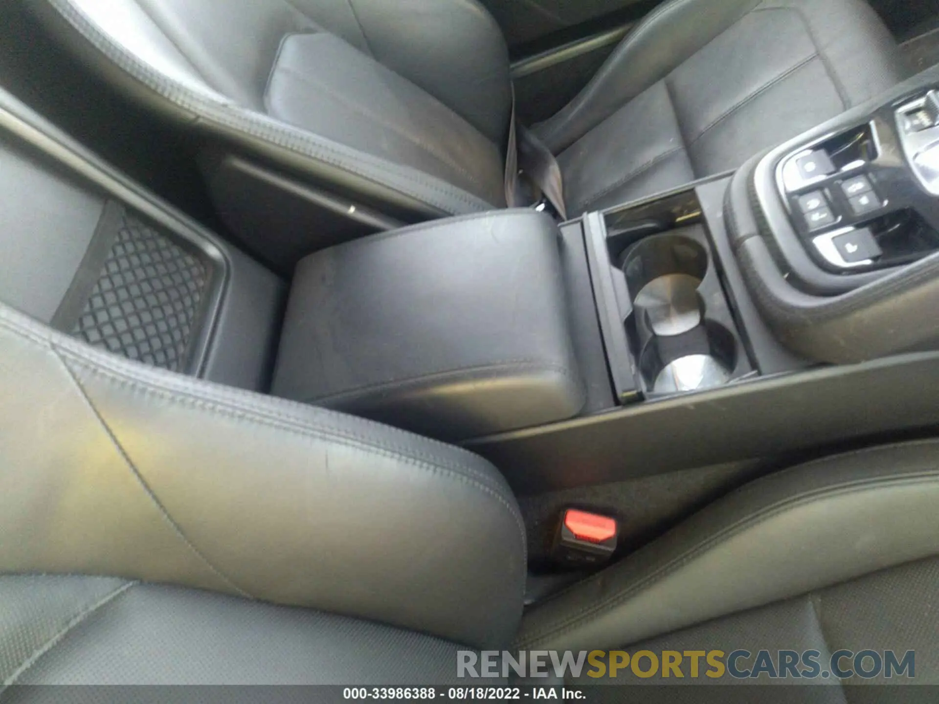 8 fotografías del automóvil dañado SAJDD5GX4MCK73891 JAGUAR F-TYPE 2021