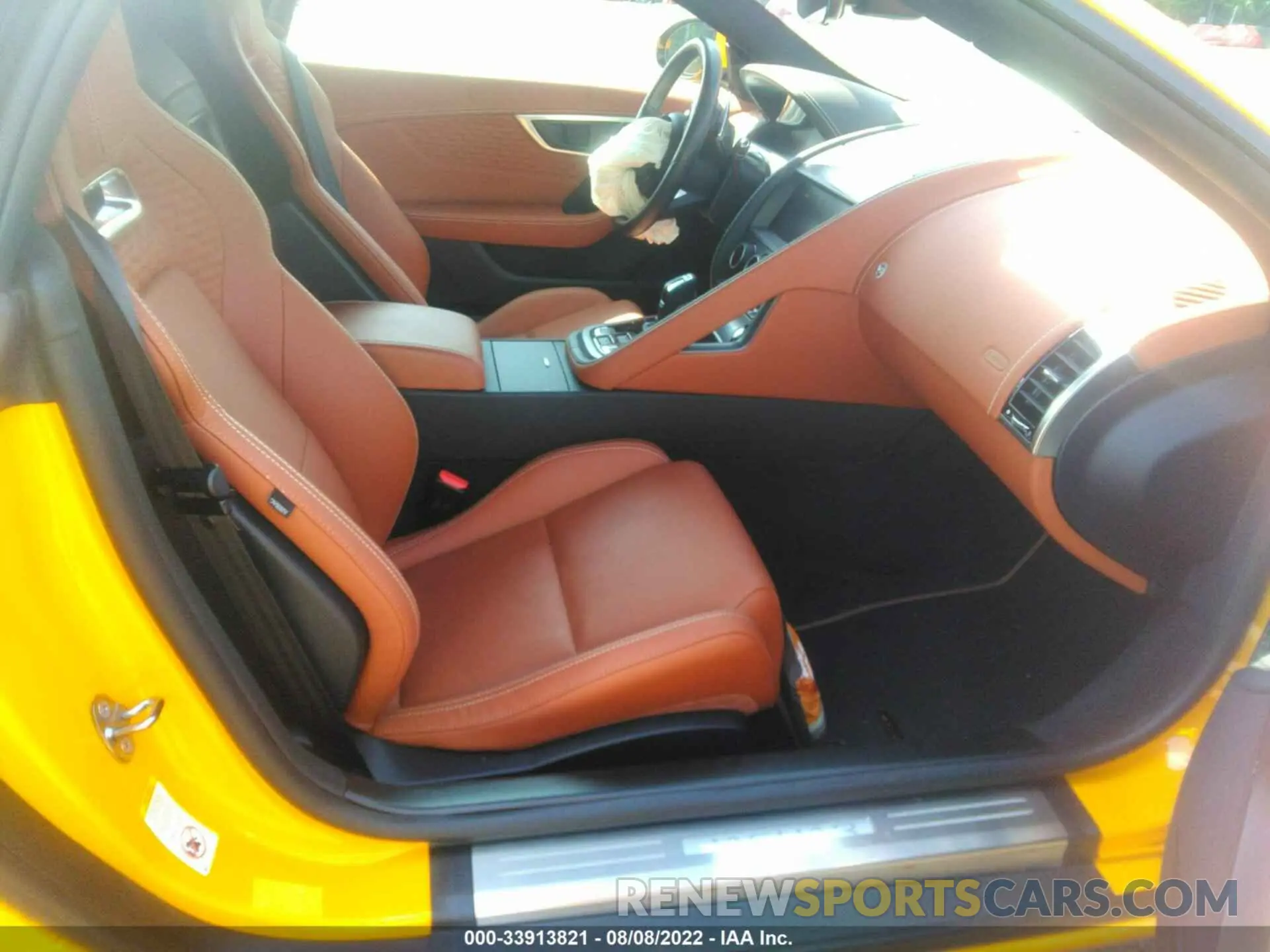 5 fotografías del automóvil dañado SAJDD5GX5MCK75990 JAGUAR F-TYPE 2021