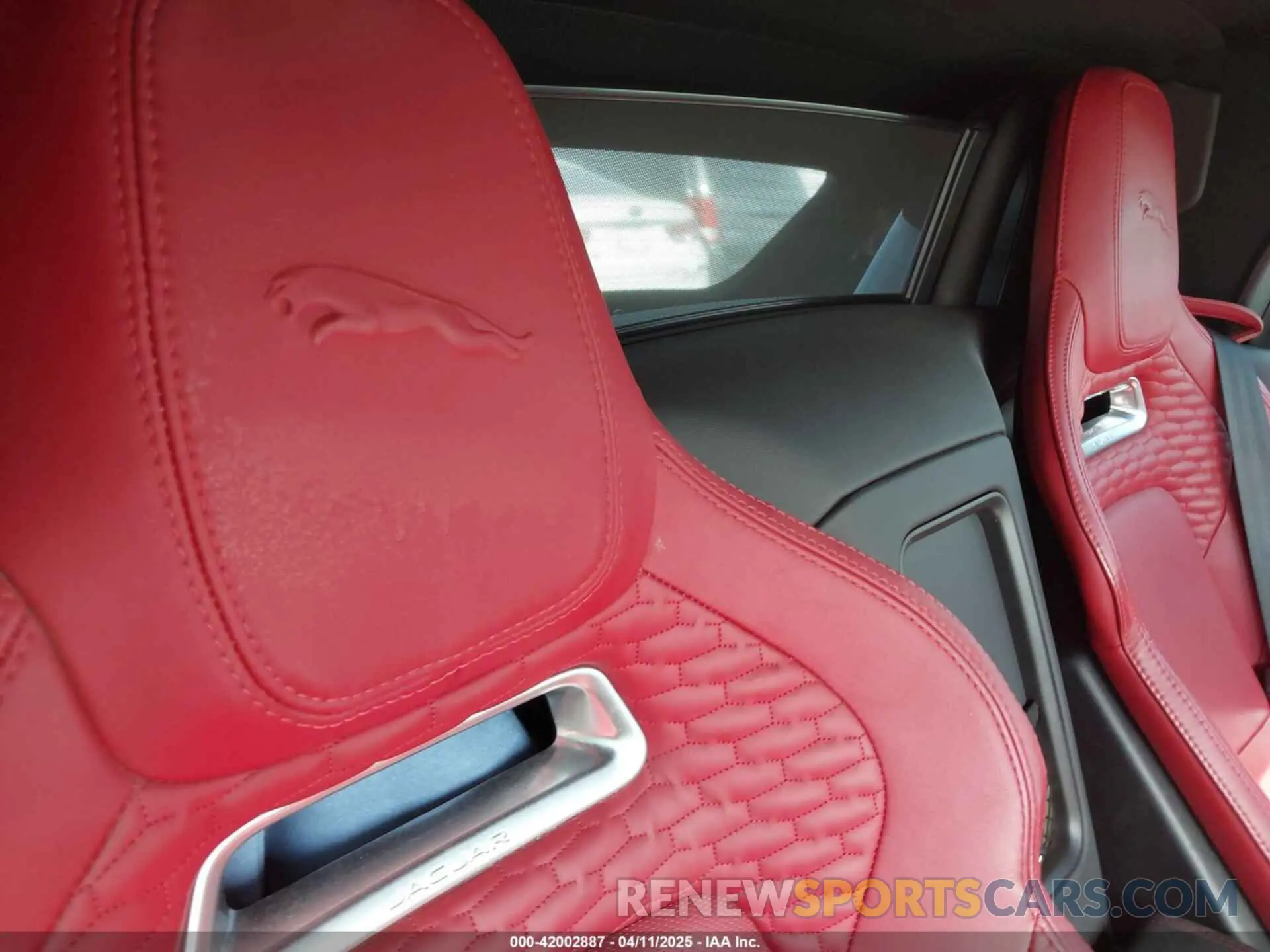 8 fotografías del automóvil dañado SAJDD5GX9MCK74096 JAGUAR F-TYPE 2021