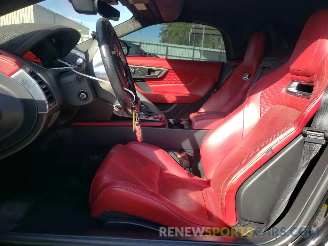 7 fotografías del automóvil dañado SAJDF5GX1MCK73616 JAGUAR F-TYPE 2021
