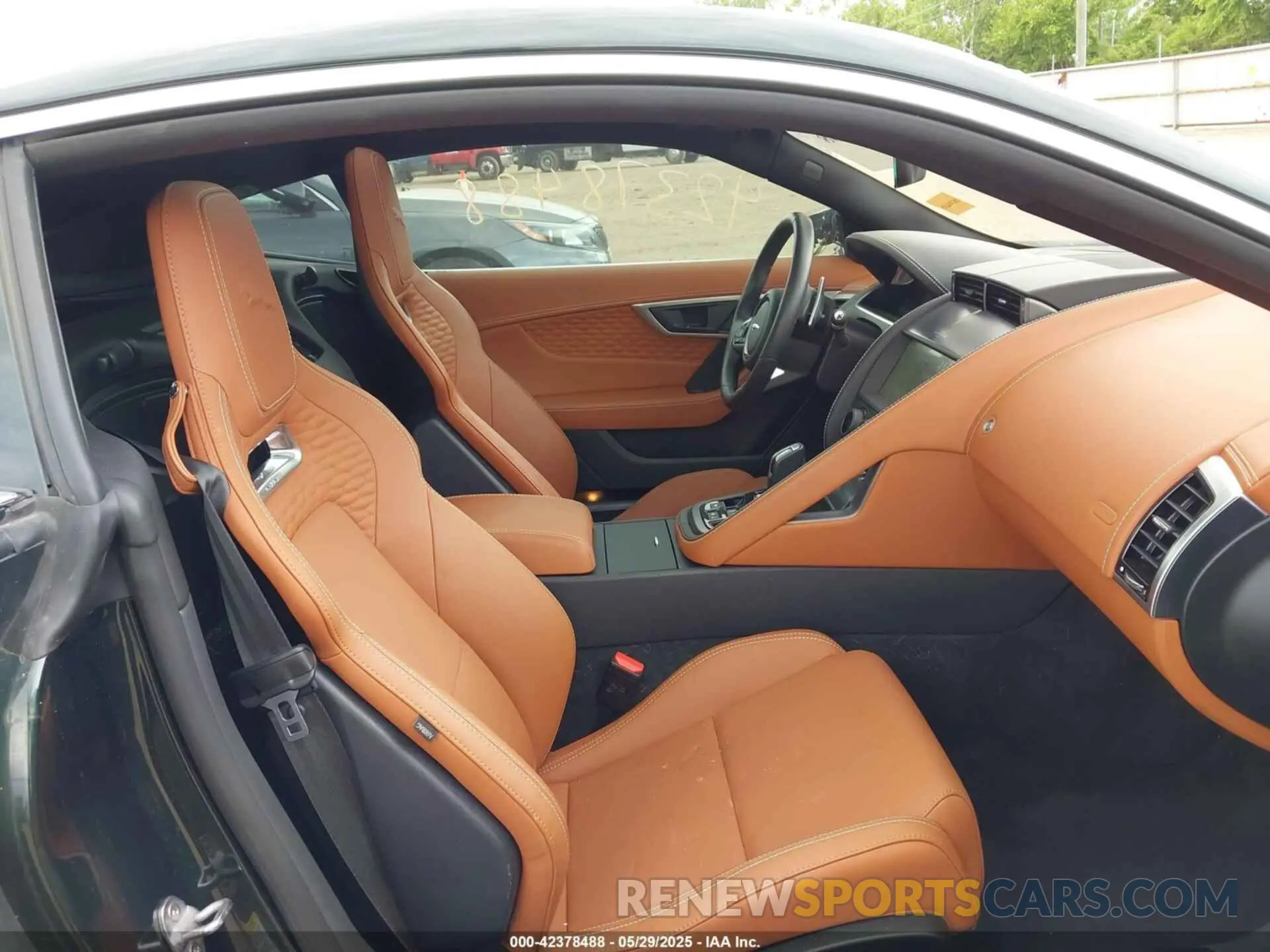5 fotografías del automóvil dañado SAJD81EE3PCK82603 JAGUAR F-TYPE 2023