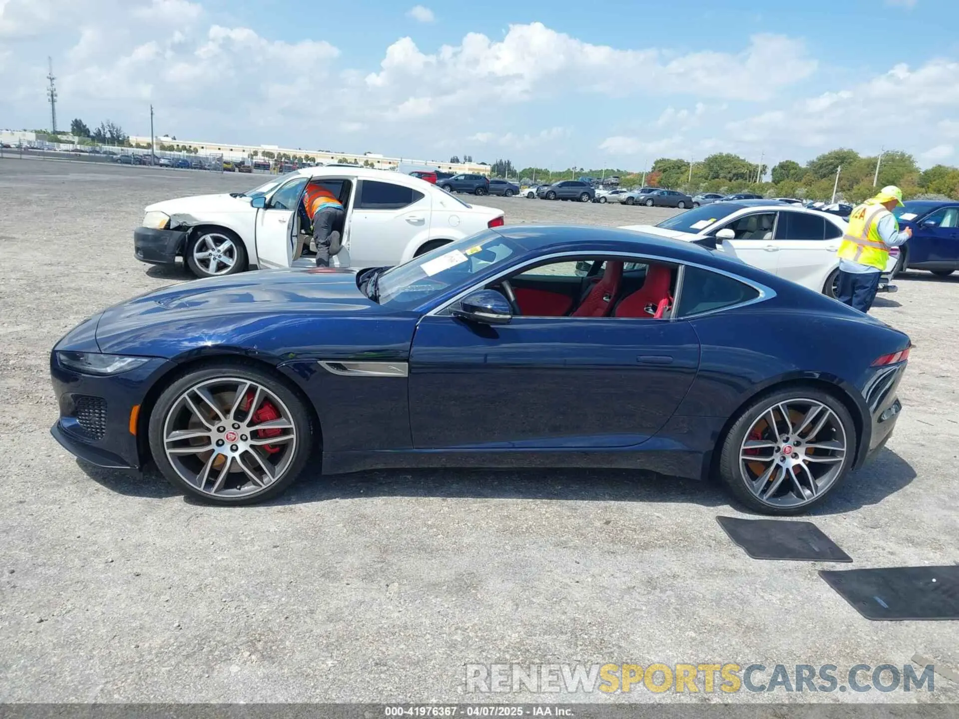 14 fotografías del automóvil dañado SAJDD1EE9PCK79877 JAGUAR F-TYPE 2023