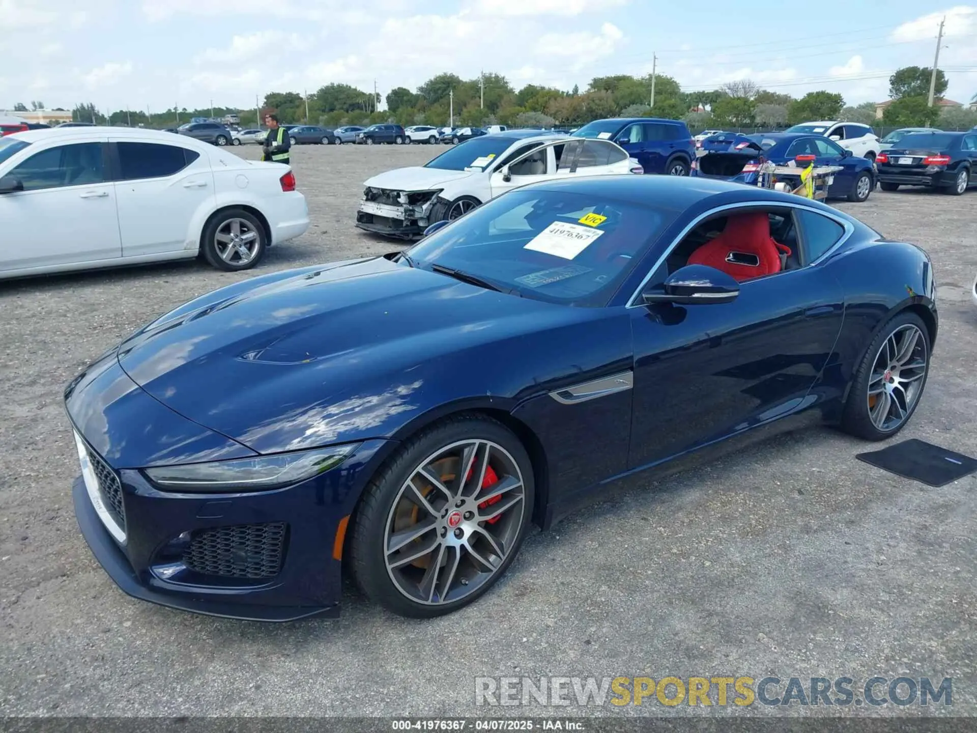 2 fotografías del automóvil dañado SAJDD1EE9PCK79877 JAGUAR F-TYPE 2023