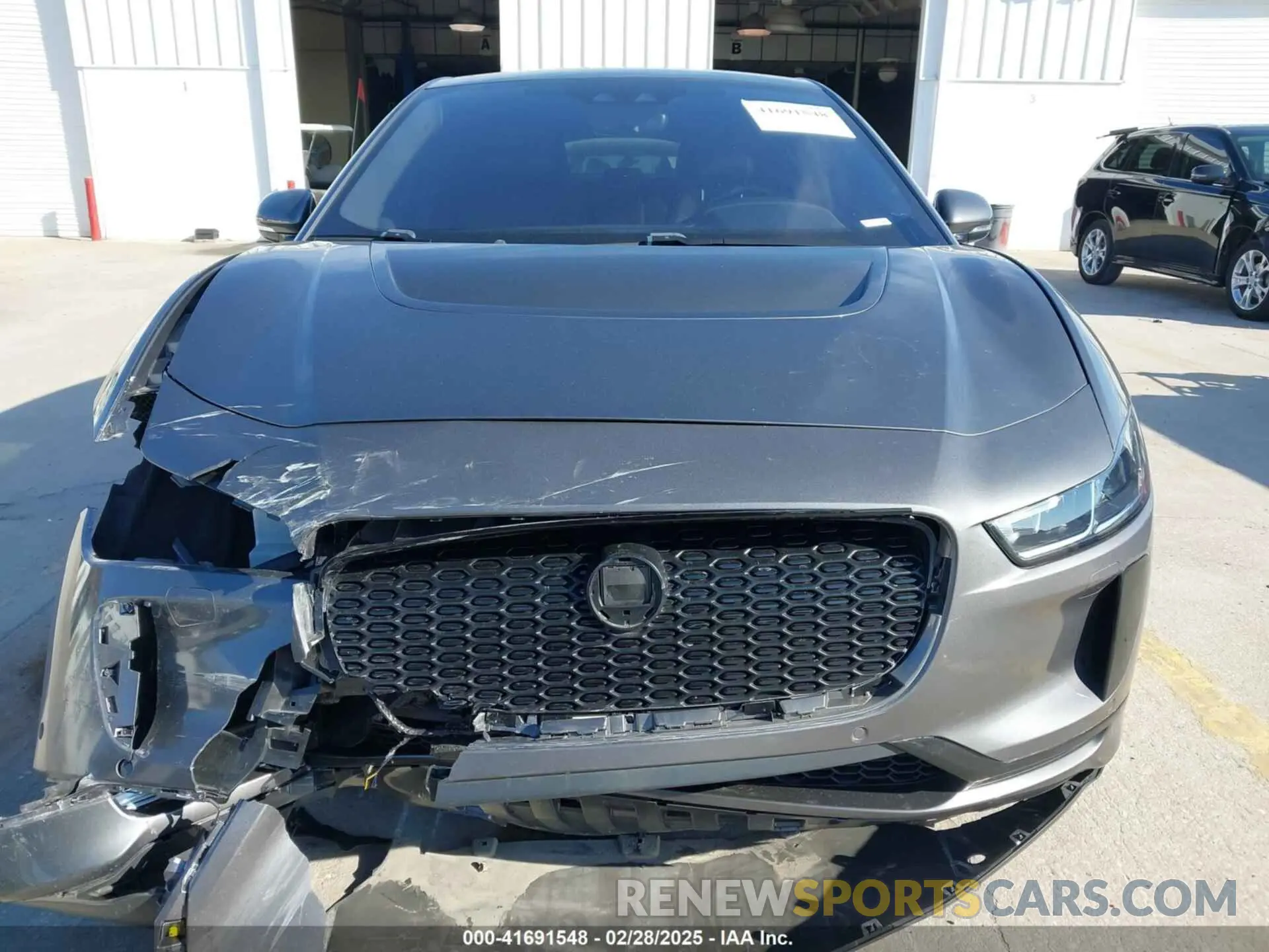 12 fotografías del automóvil dañado SADHB2S12K1F72772 JAGUAR I-PACE 2019