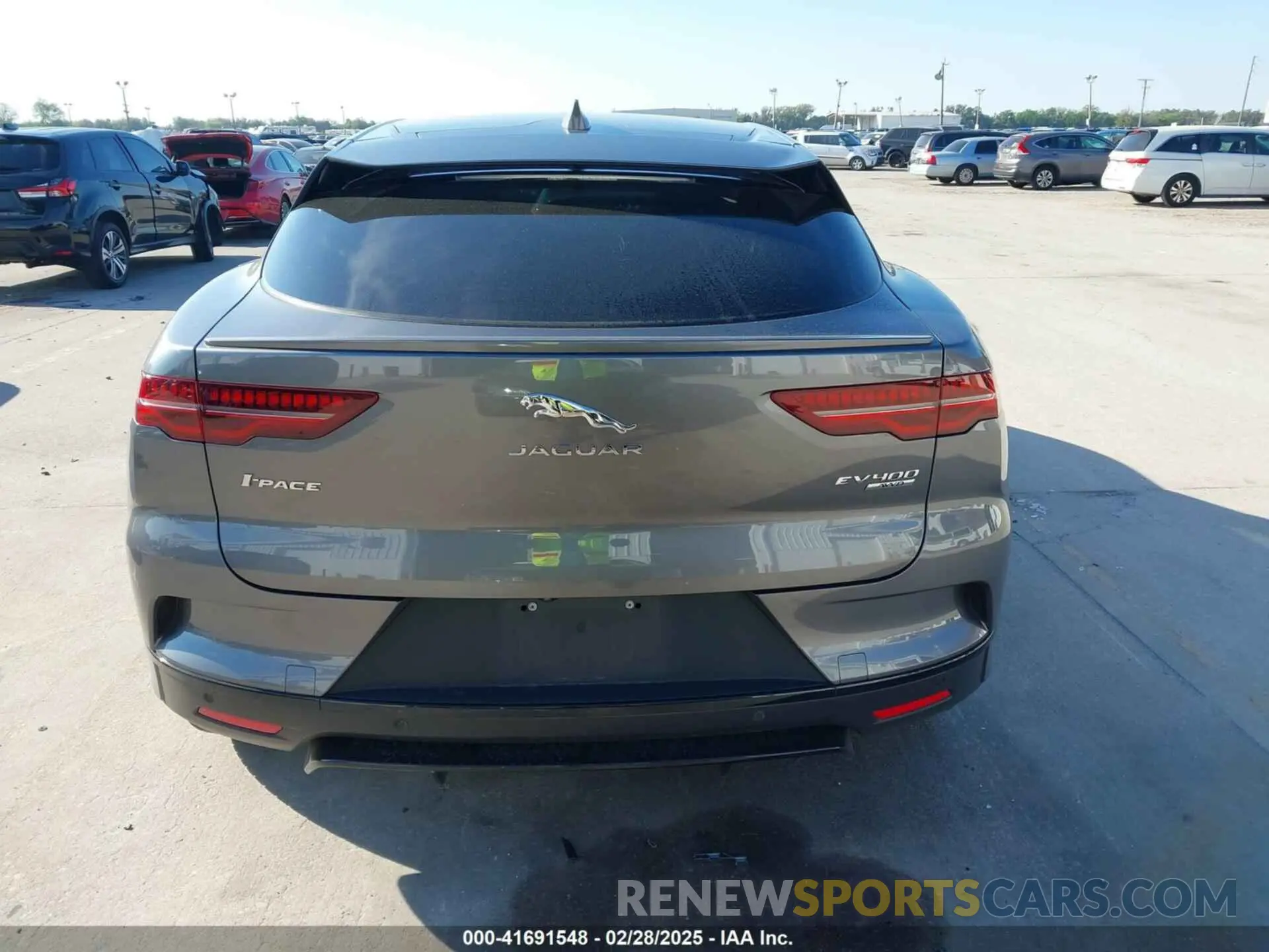 16 fotografías del automóvil dañado SADHB2S12K1F72772 JAGUAR I-PACE 2019