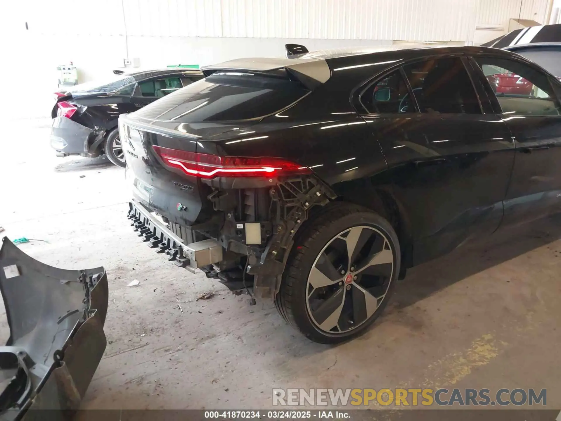 22 fotografías del automóvil dañado SADHD2S12K1F76296 JAGUAR I-PACE 2019