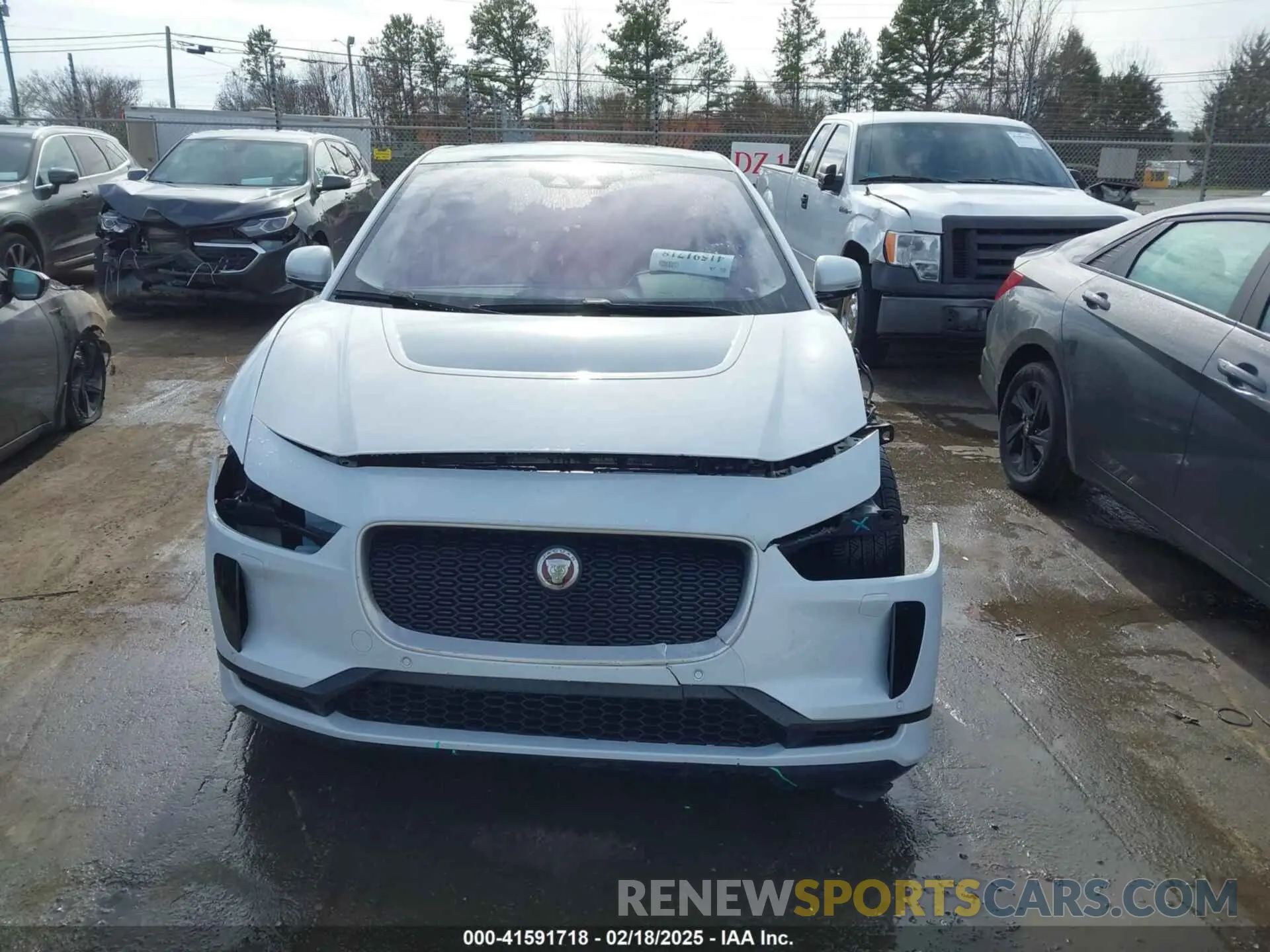 13 fotografías del automóvil dañado SADHB2S12L1F84745 JAGUAR I-PACE 2020