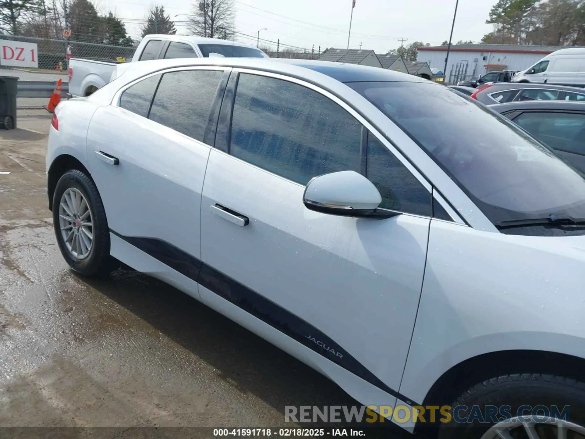 14 fotografías del automóvil dañado SADHB2S12L1F84745 JAGUAR I-PACE 2020