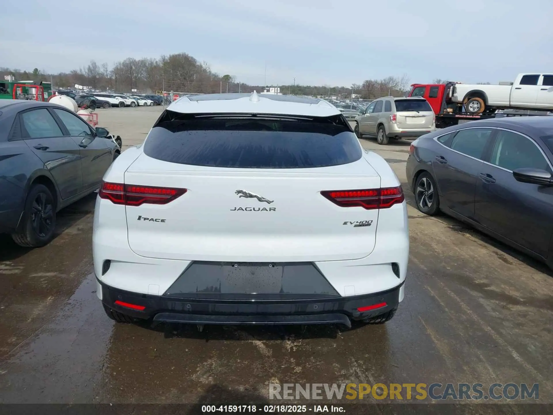 17 fotografías del automóvil dañado SADHB2S12L1F84745 JAGUAR I-PACE 2020