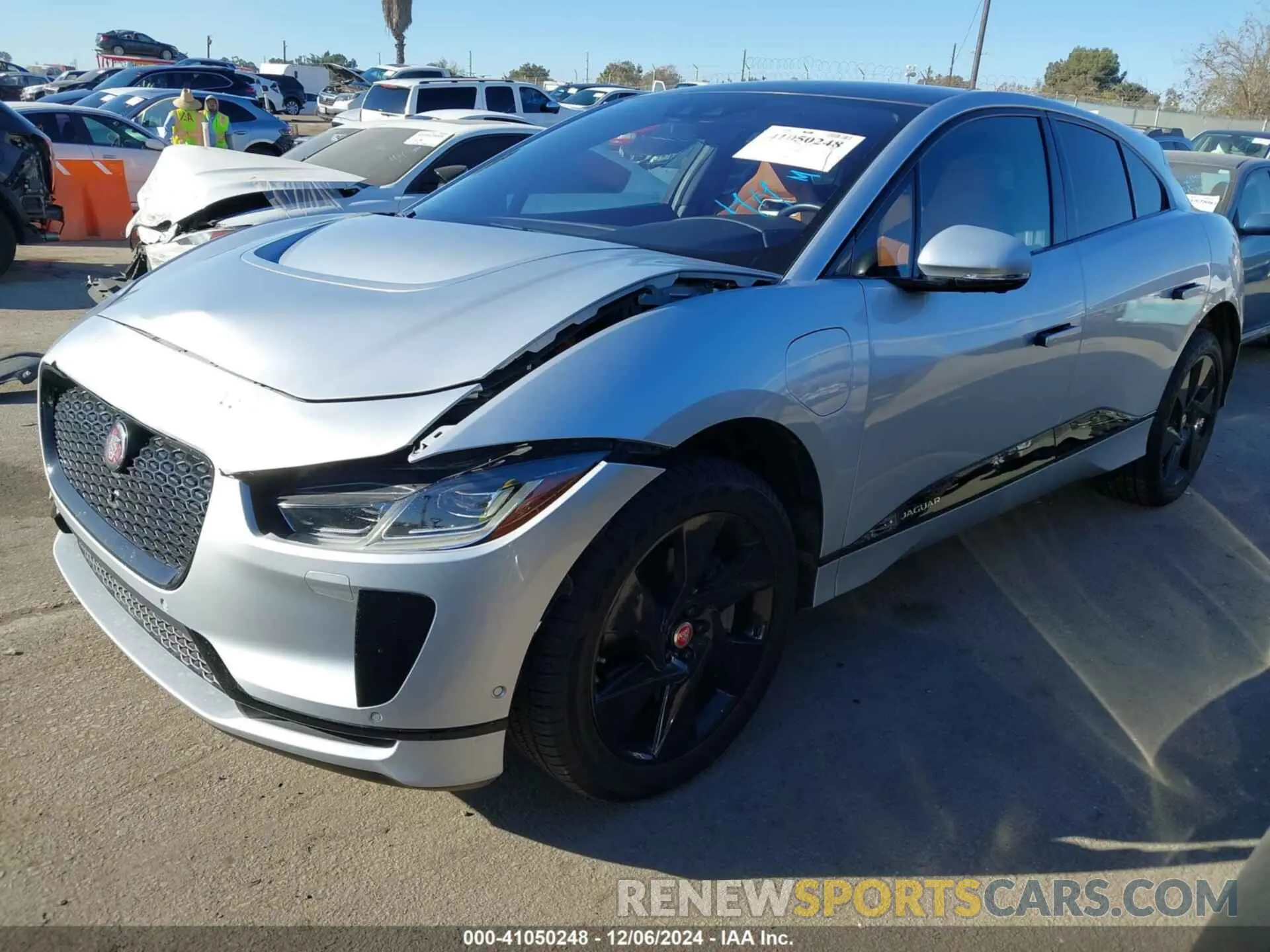 2 fotografías del automóvil dañado SADHC2S16L1F80629 JAGUAR I-PACE 2020