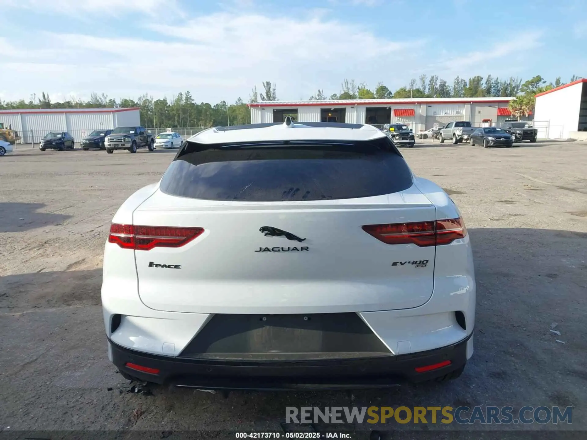 17 fotografías del automóvil dañado SADHD2S15N1622382 JAGUAR I-PACE 2022