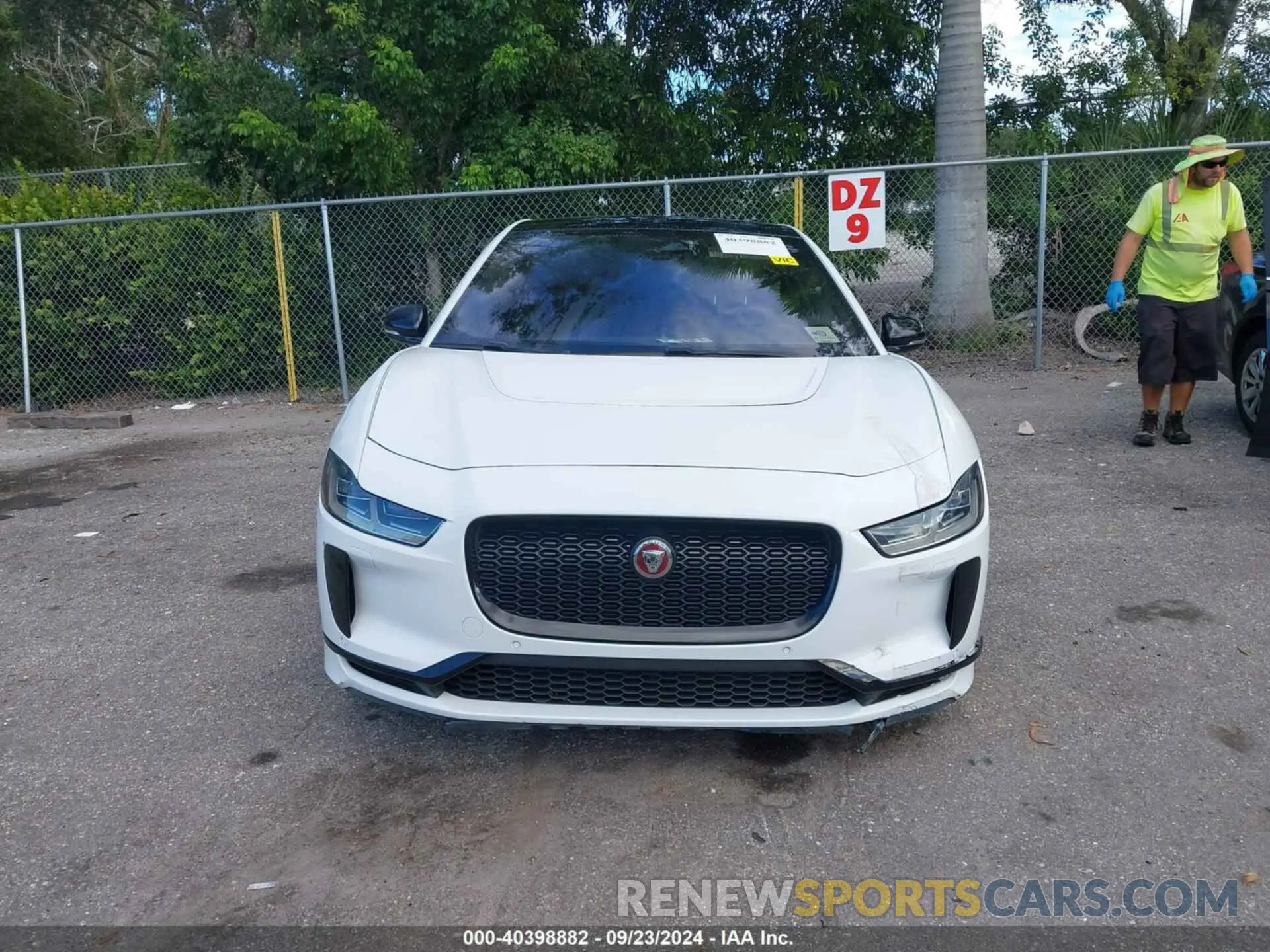 12 fotografías del automóvil dañado SADHD2S16N1623993 JAGUAR I-PACE 2022