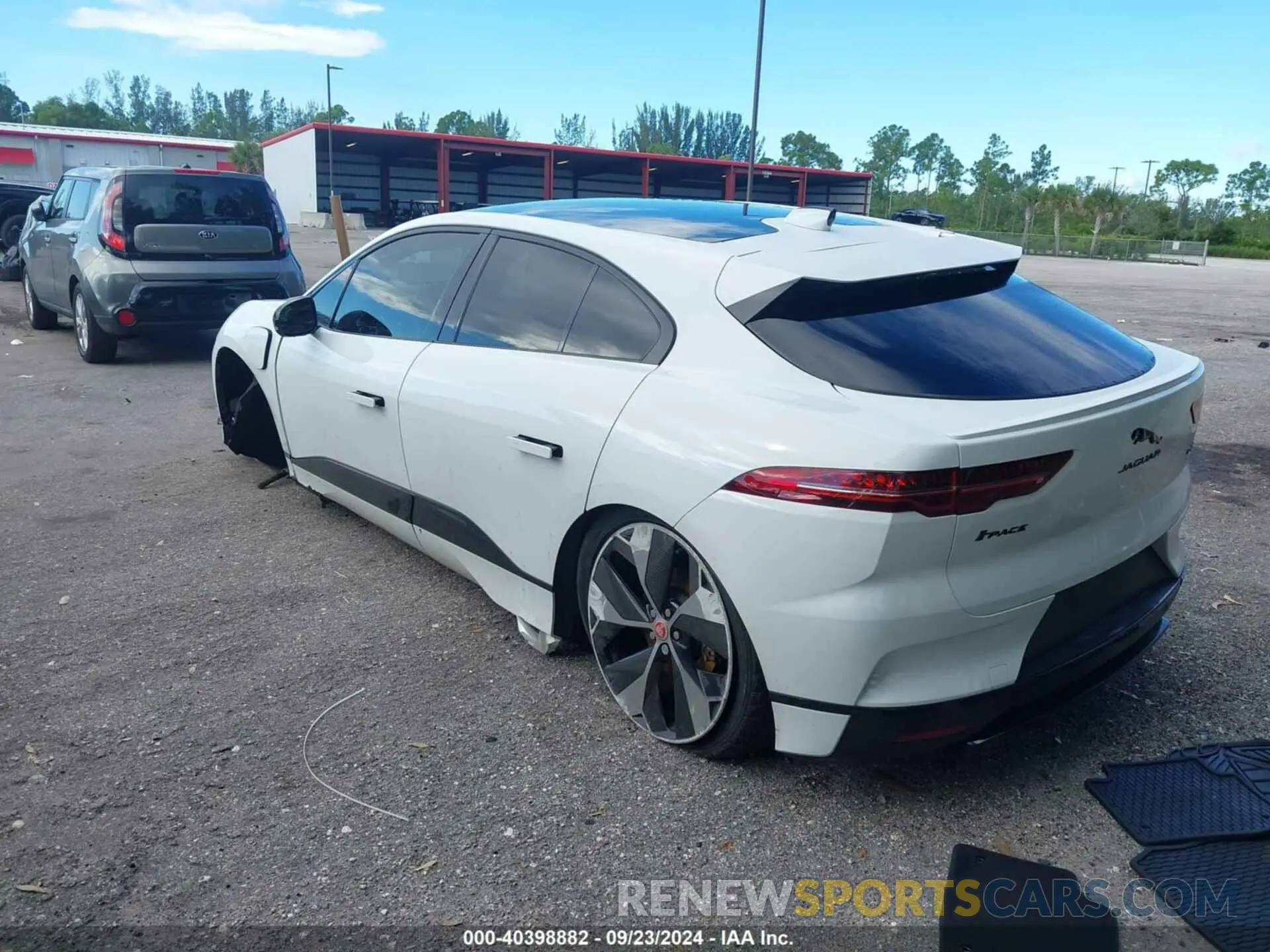 3 fotografías del automóvil dañado SADHD2S16N1623993 JAGUAR I-PACE 2022