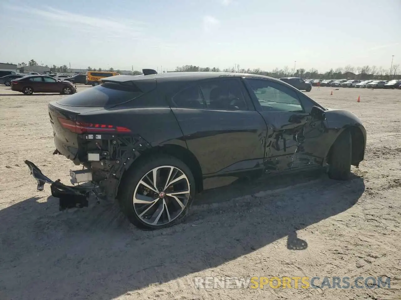 3 fotografías del automóvil dañado SADHD2S1XP1629976 JAGUAR I-PACE 2023