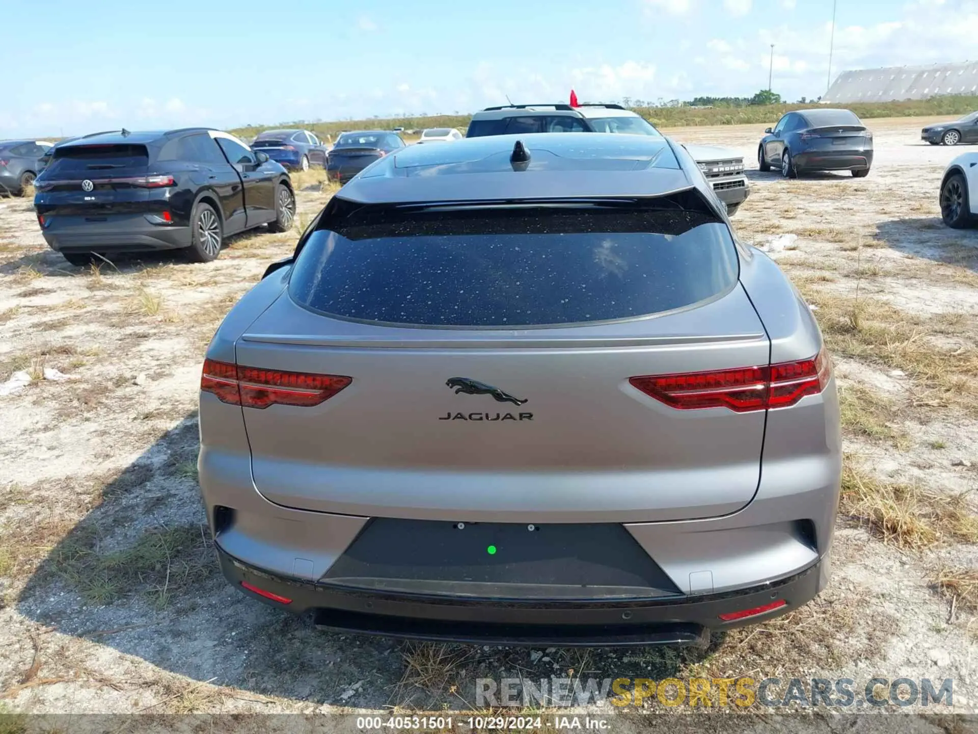 16 fotografías del automóvil dañado SADHM2S12R1634818 JAGUAR I-PACE 2024