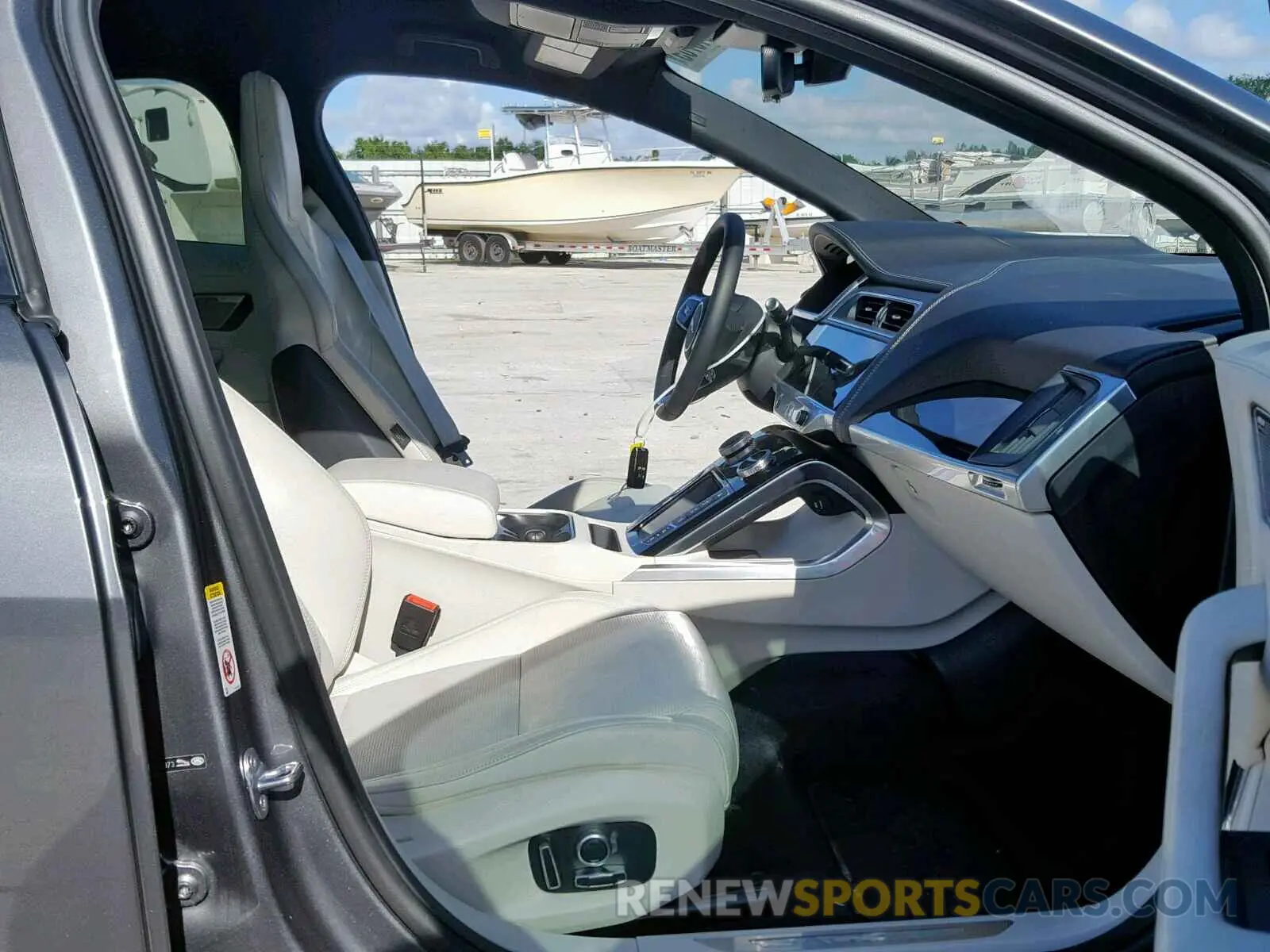 5 fotografías del automóvil dañado SADHD2S16K1F63373 JAGUAR I-PACE FIR 2019