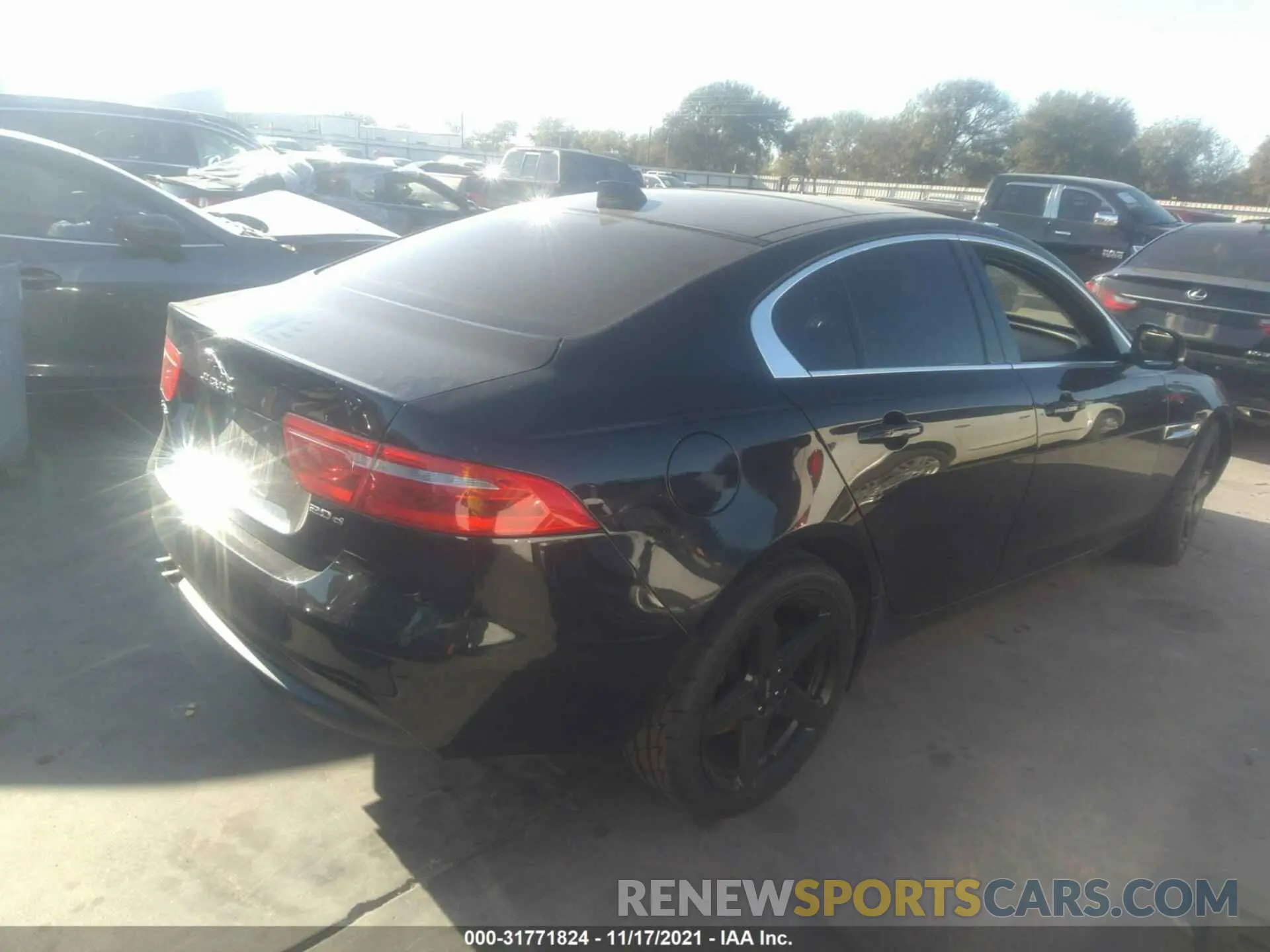 4 fotografías del automóvil dañado SAJAD4FN1KCP50383 JAGUAR XE 2019