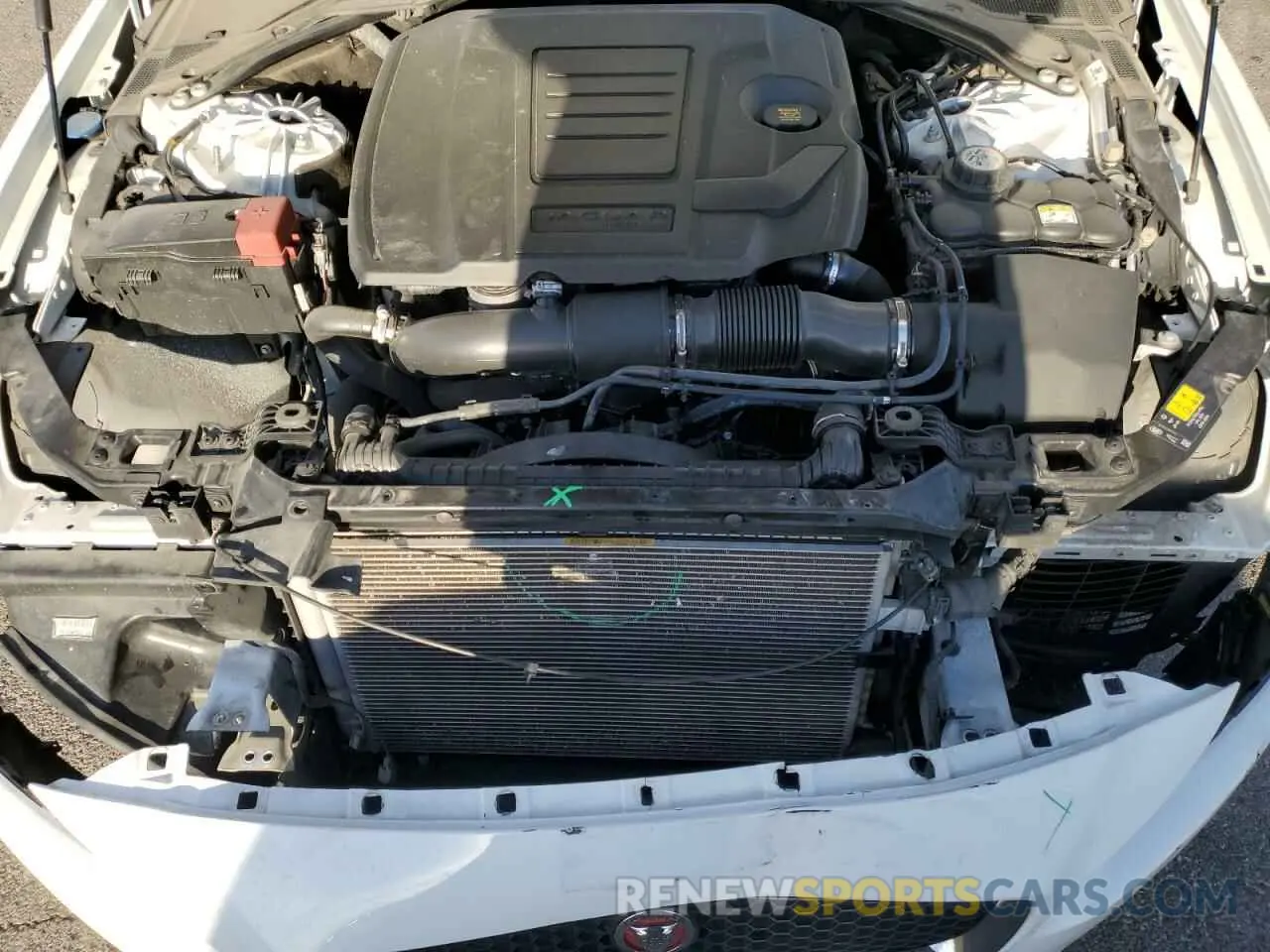 11 fotografías del automóvil dañado SAJAD4FX2KCP50944 JAGUAR XE 2019