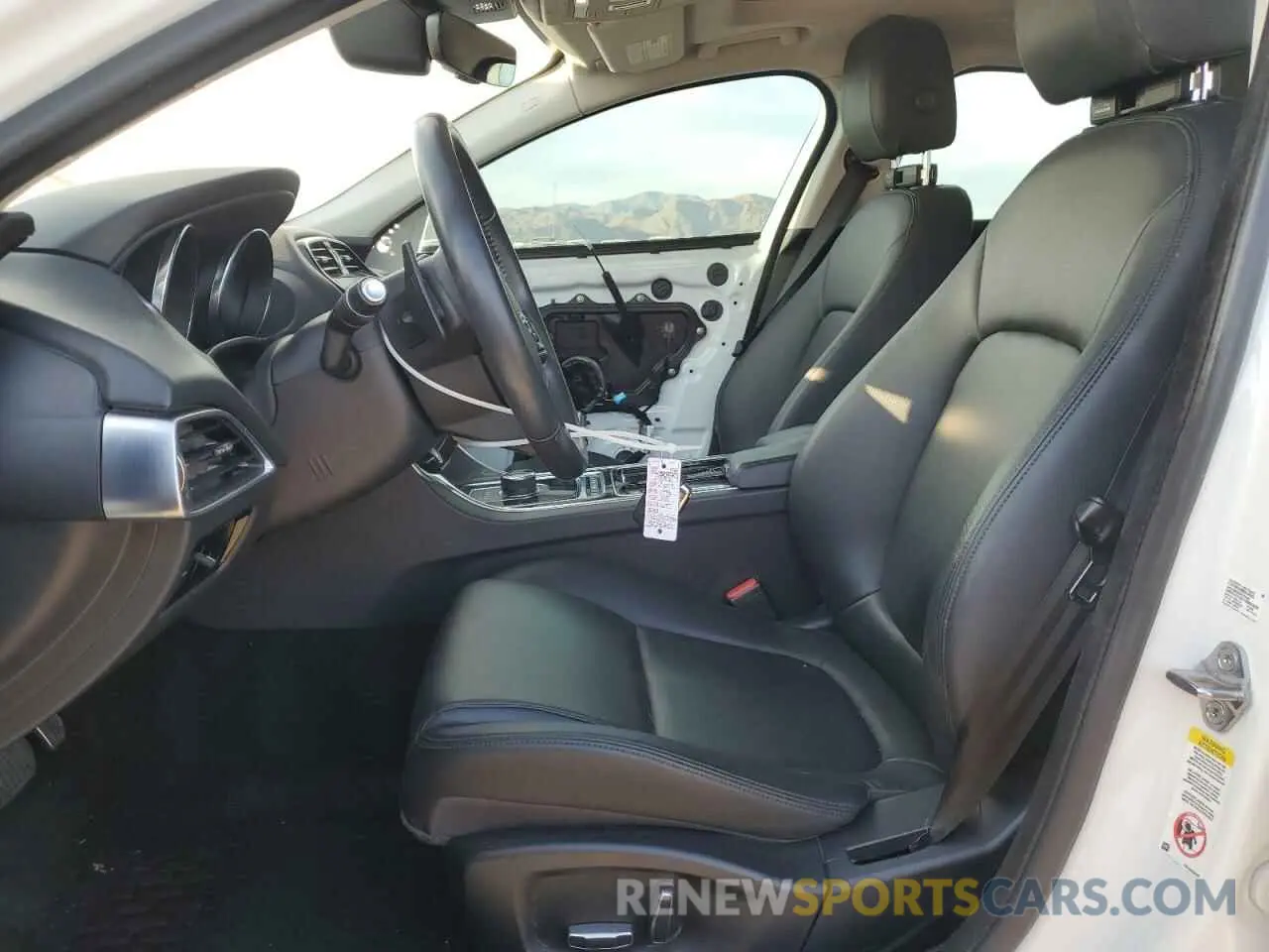 7 fotografías del automóvil dañado SAJAD4FX2KCP50944 JAGUAR XE 2019