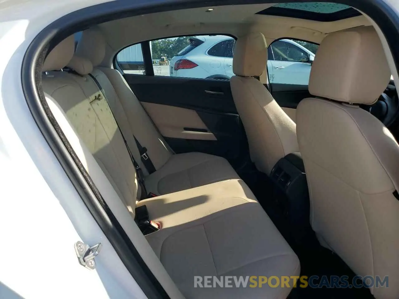 10 fotografías del automóvil dañado SAJAD4FX4KCP45437 JAGUAR XE 2019