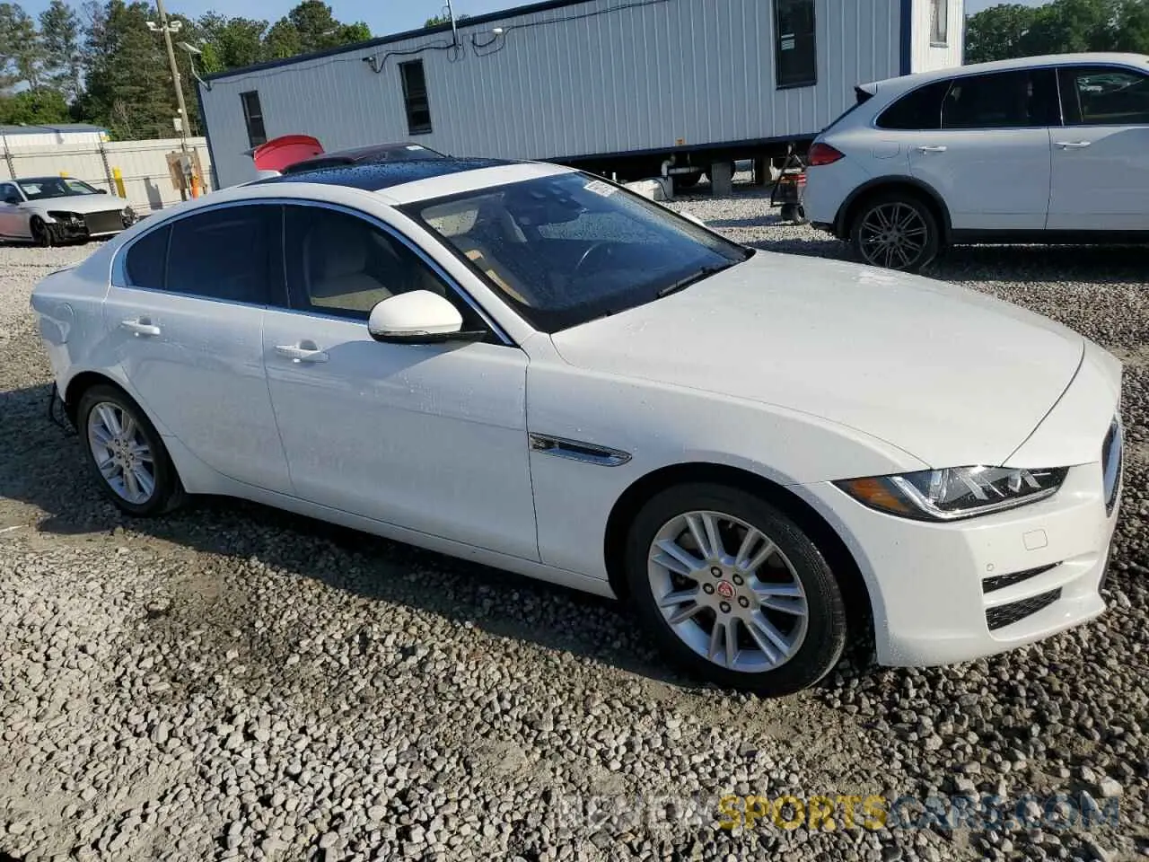 4 fotografías del automóvil dañado SAJAD4FX4KCP45437 JAGUAR XE 2019