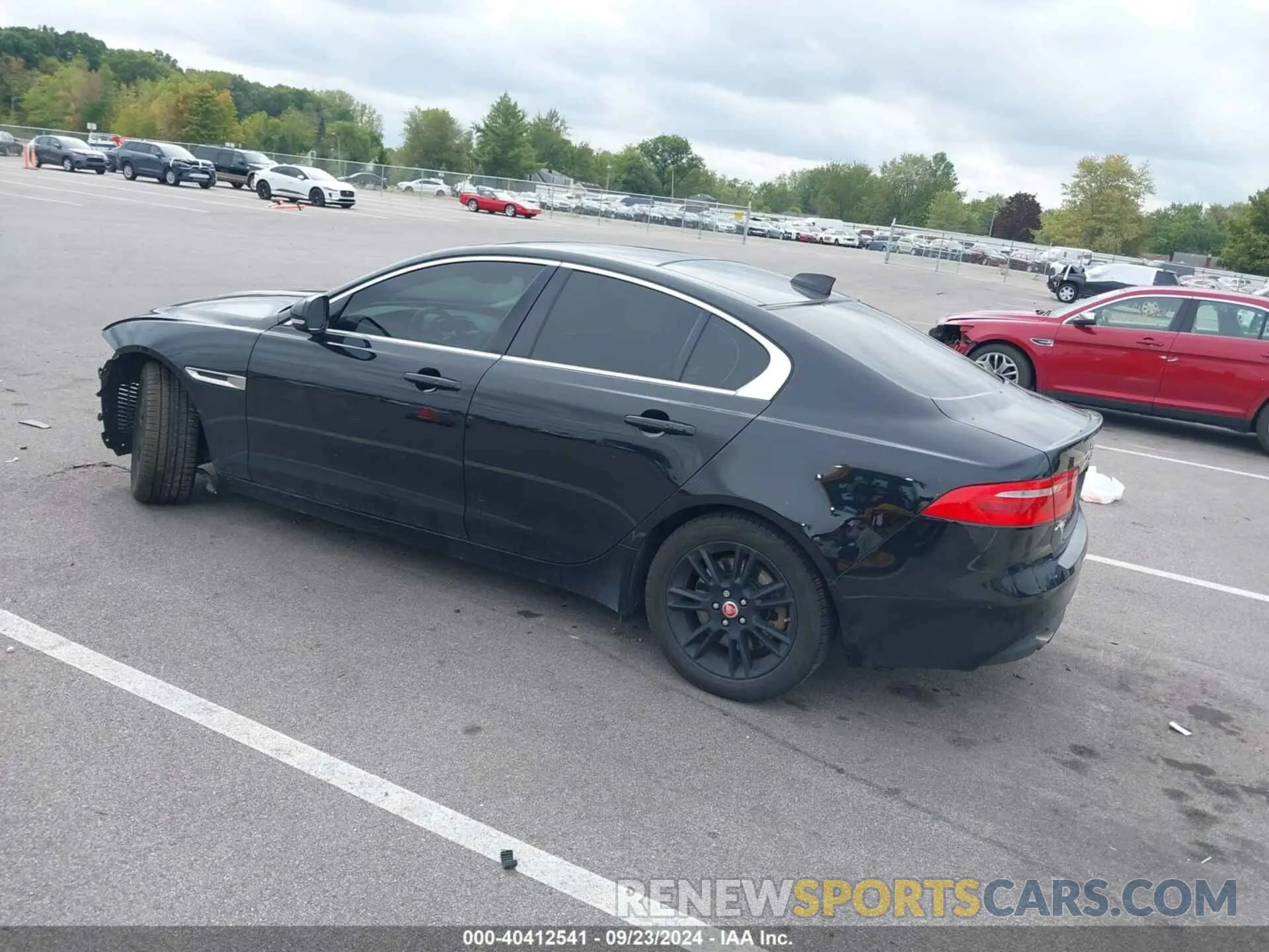 3 fotografías del automóvil dañado SAJAJ4FX8KCP50861 JAGUAR XE 2019