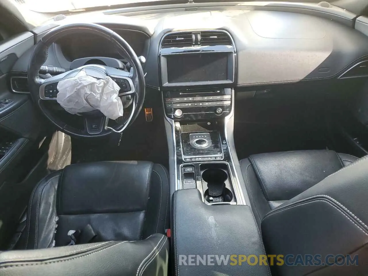 8 fotografías del automóvil dañado SAJAL4FX3KCP49546 JAGUAR XE 2019
