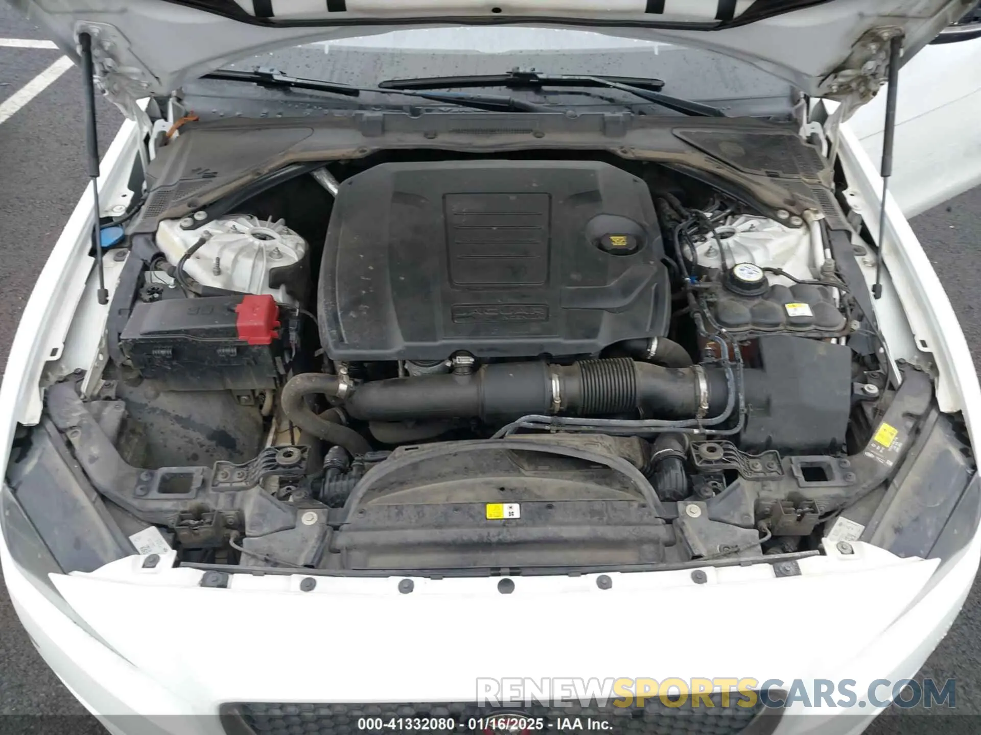 10 fotografías del automóvil dañado SAJAR4FX0KCP52659 JAGUAR XE 2019