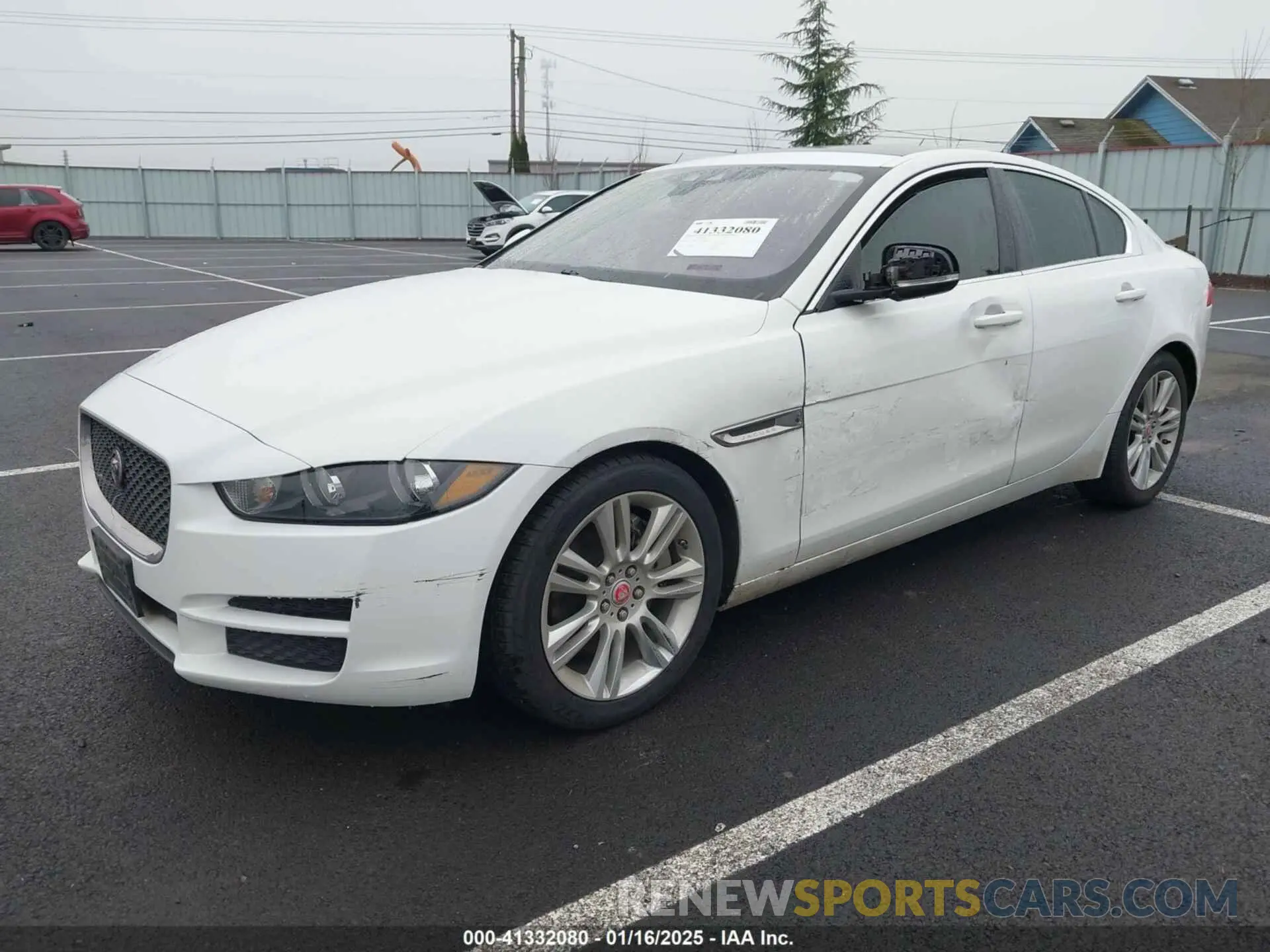 2 fotografías del automóvil dañado SAJAR4FX0KCP52659 JAGUAR XE 2019