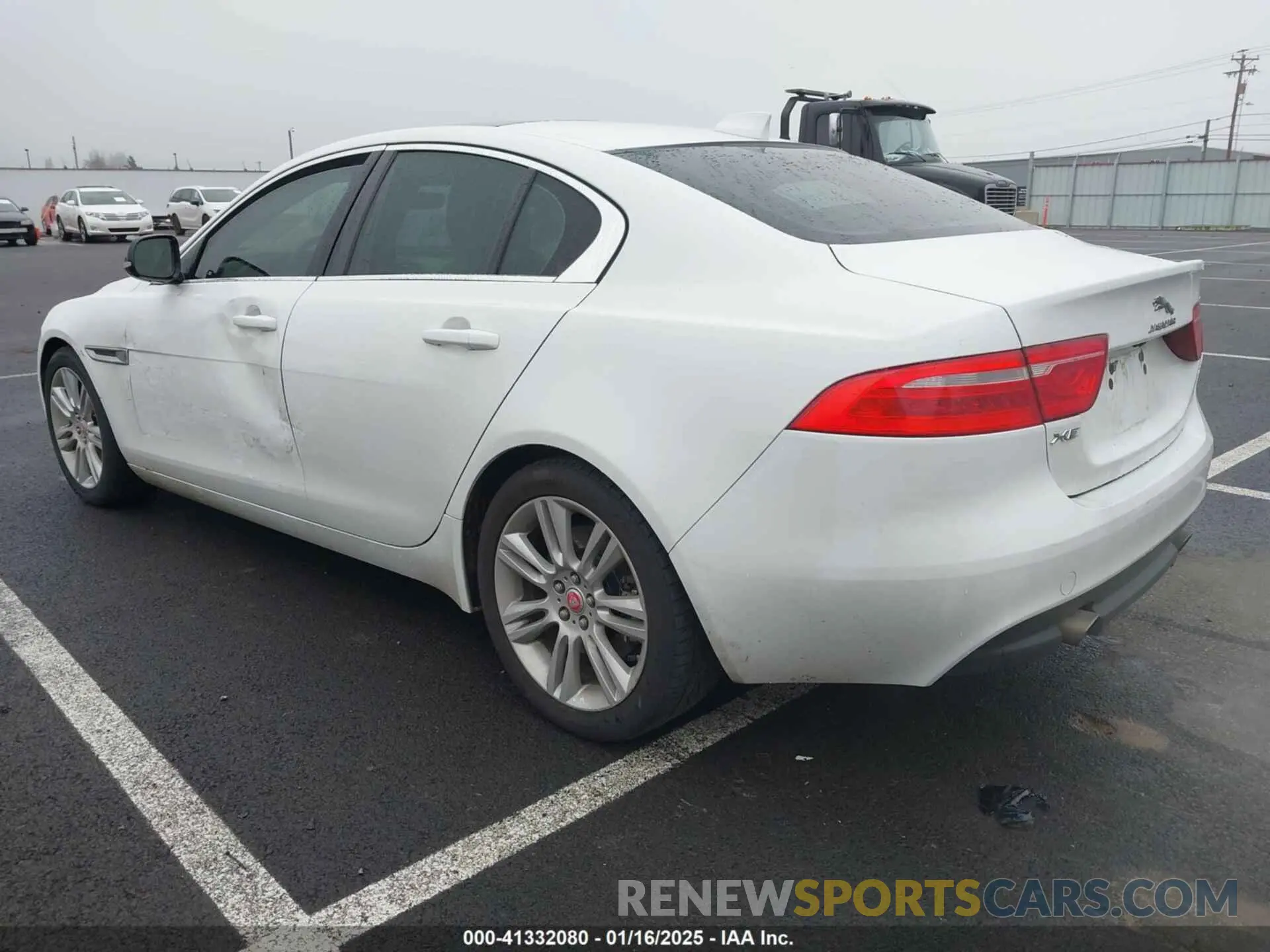3 fotografías del automóvil dañado SAJAR4FX0KCP52659 JAGUAR XE 2019