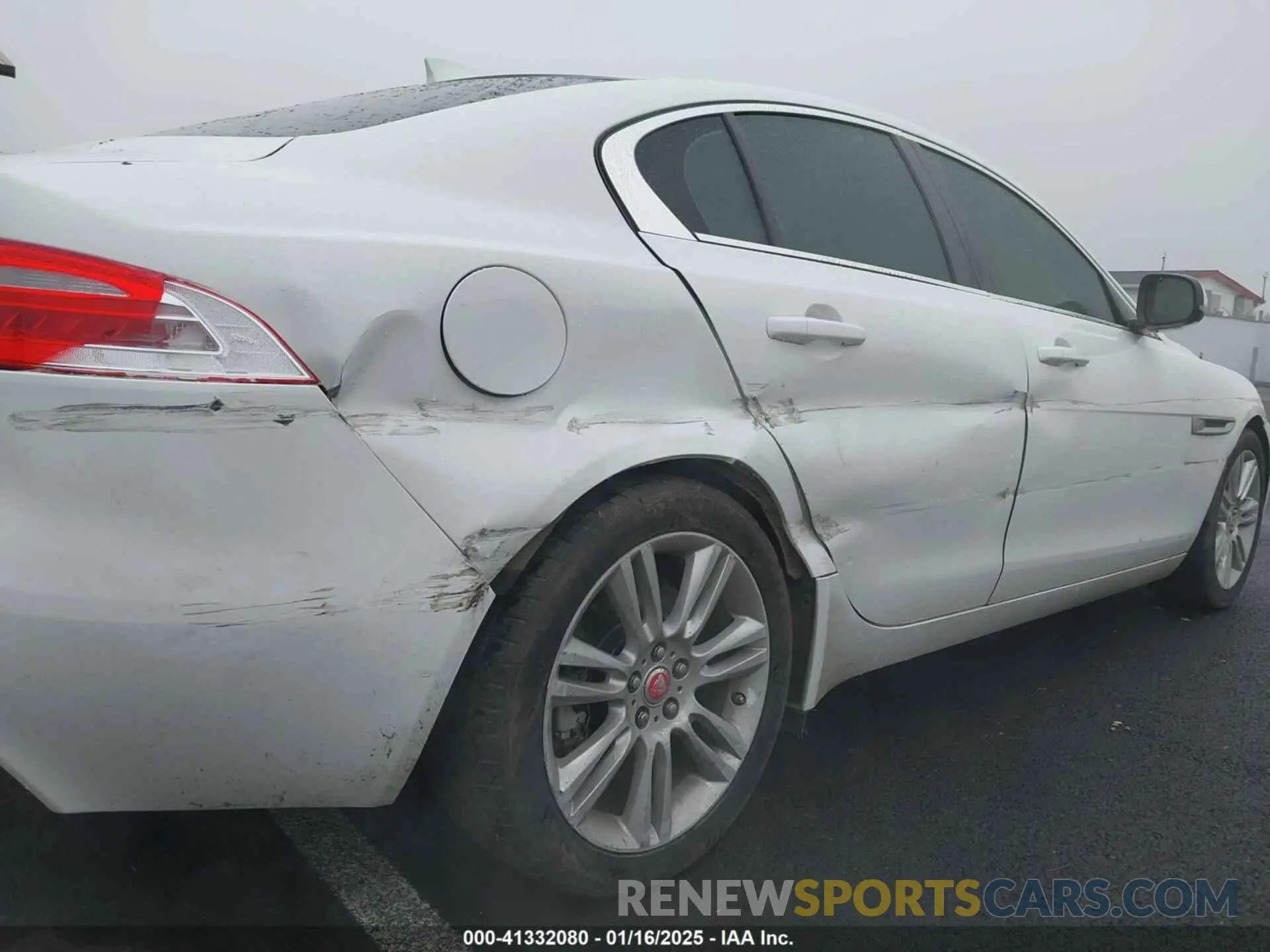 6 fotografías del automóvil dañado SAJAR4FX0KCP52659 JAGUAR XE 2019