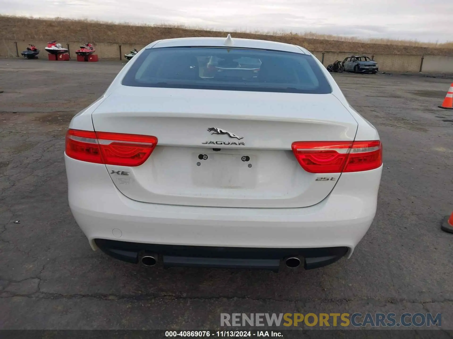 16 fotografías del automóvil dañado SAJAR4FX2KCP44224 JAGUAR XE 2019