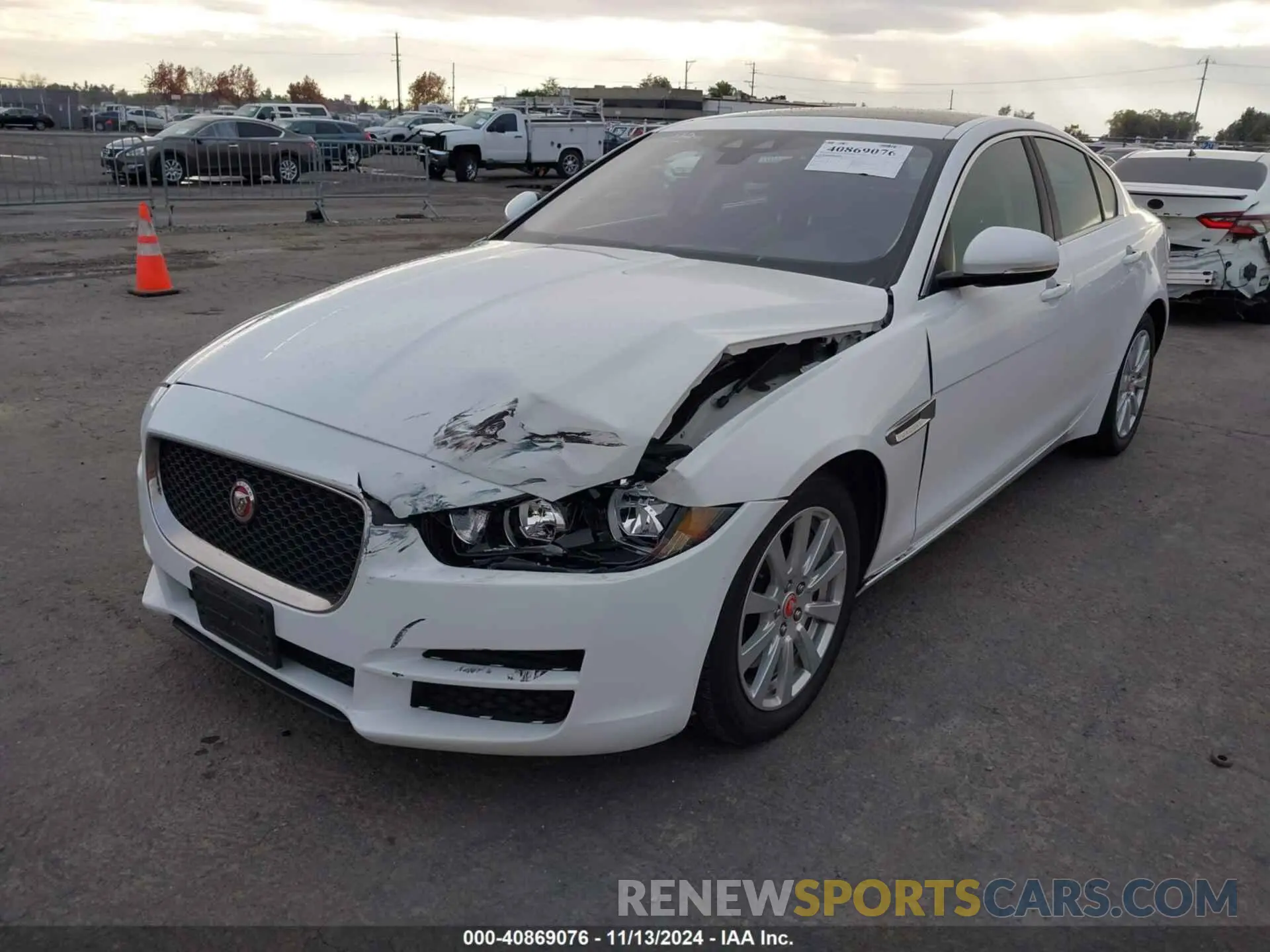 6 fotografías del automóvil dañado SAJAR4FX2KCP44224 JAGUAR XE 2019