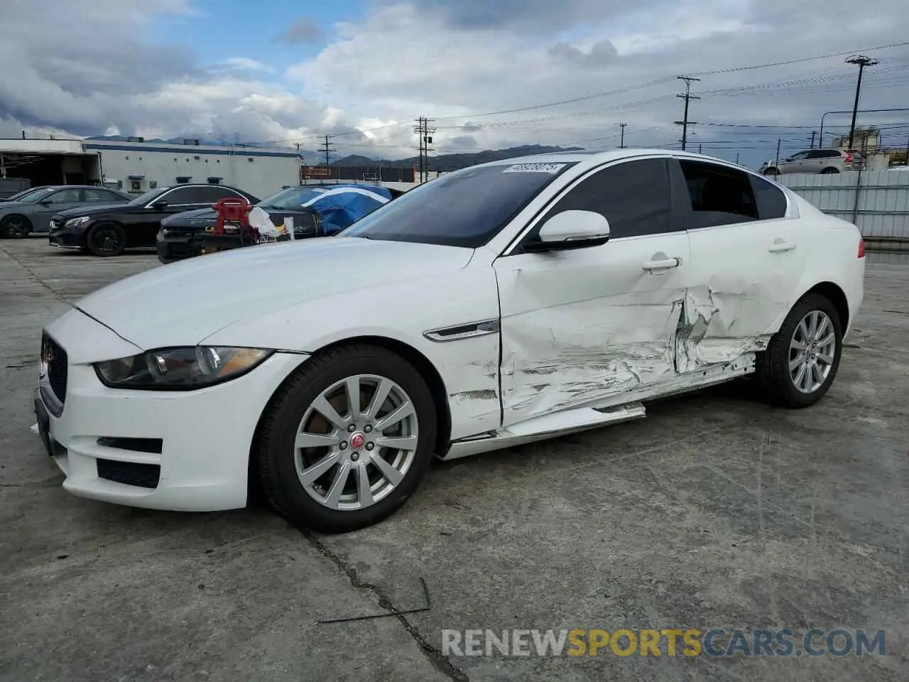 1 fotografías del automóvil dañado SAJAR4FX3KCP49951 JAGUAR XE 2019