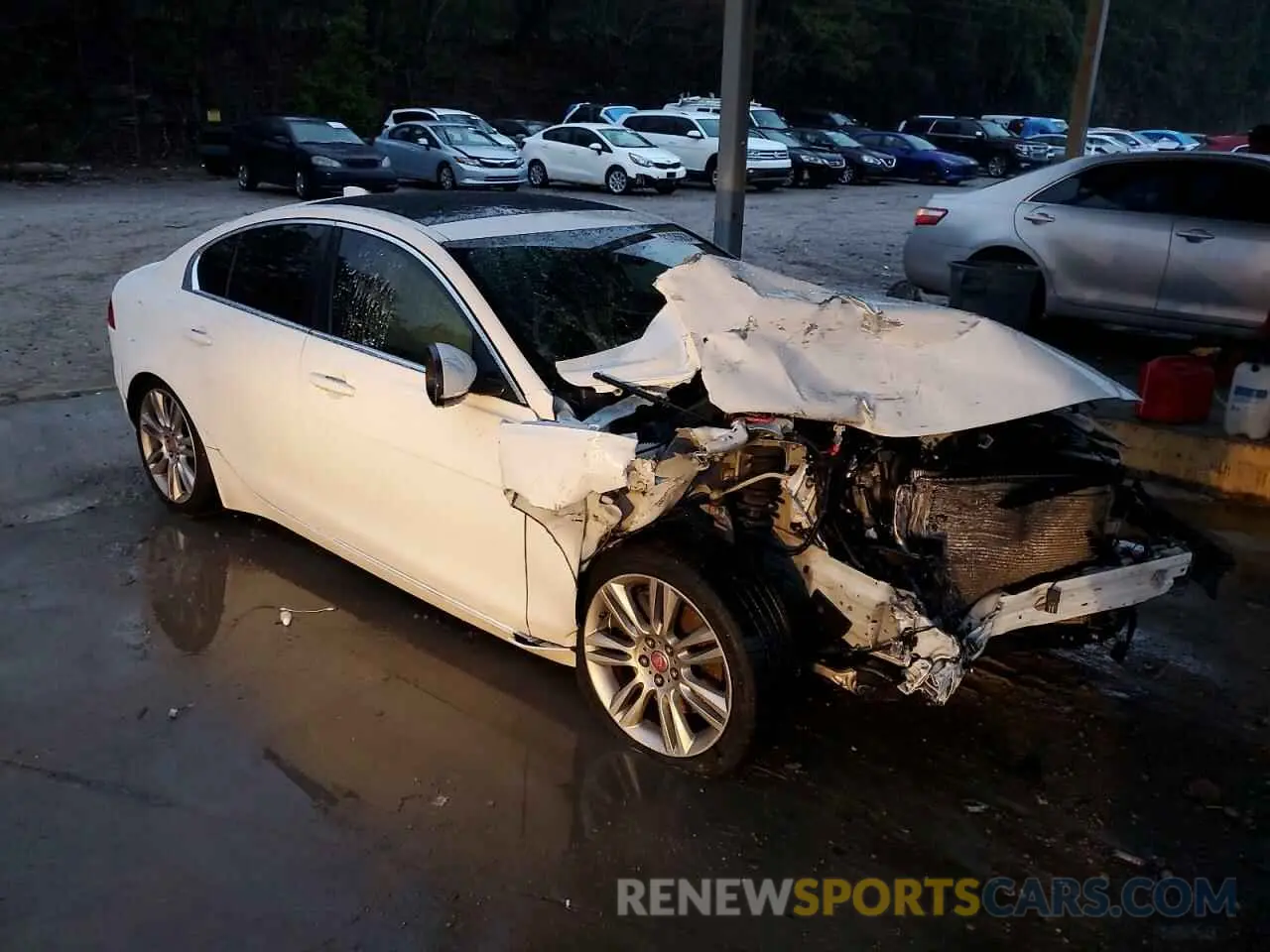4 fotografías del automóvil dañado SAJAR4FX4KCP52664 JAGUAR XE 2019