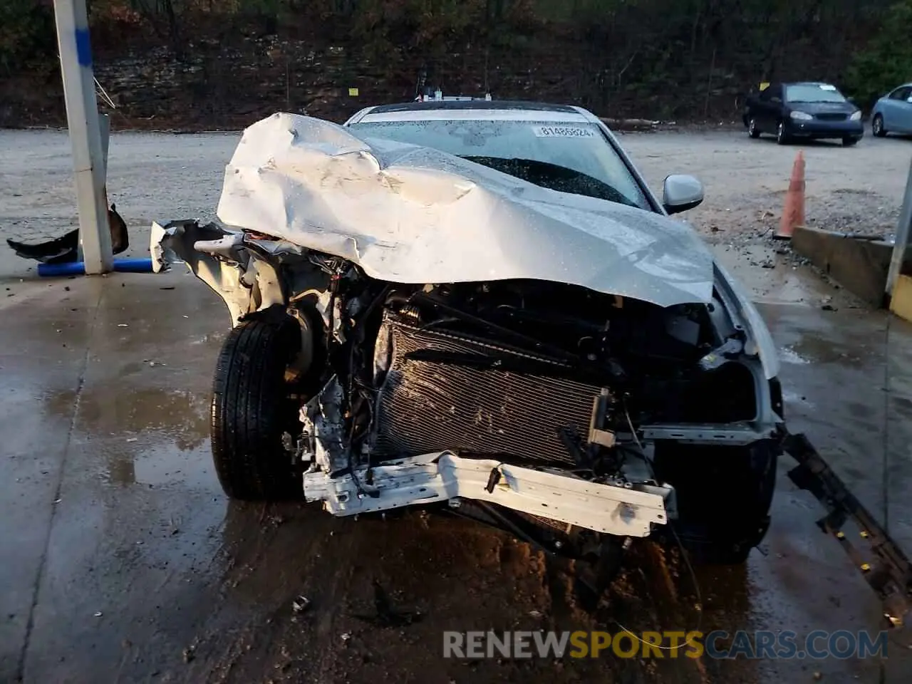 5 fotografías del automóvil dañado SAJAR4FX4KCP52664 JAGUAR XE 2019