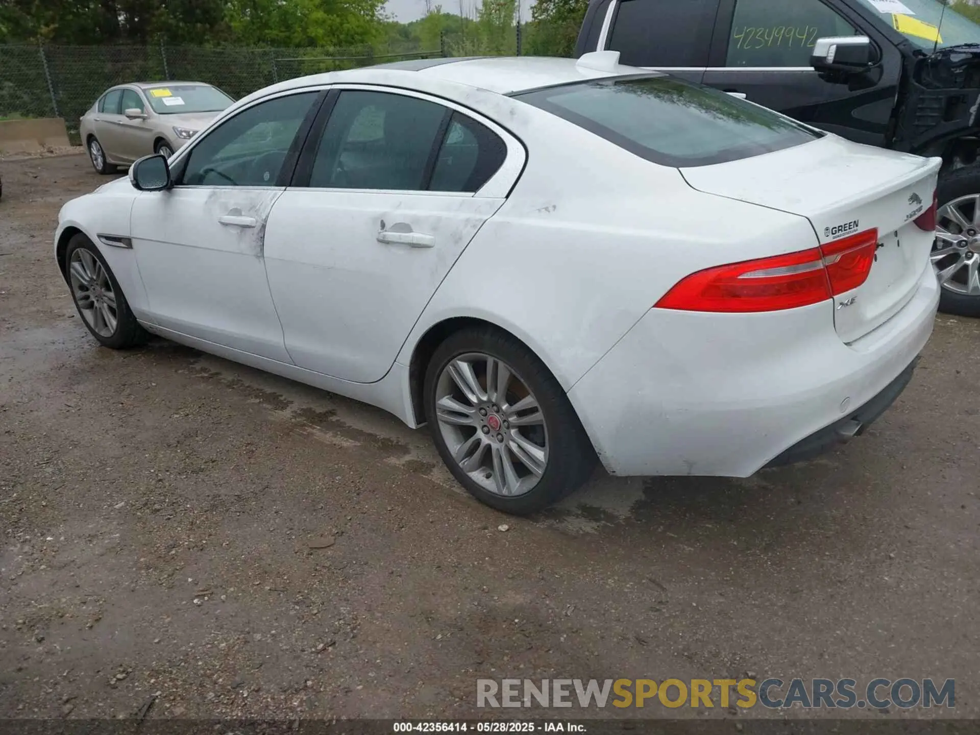 3 fotografías del automóvil dañado SAJAR4FX5KCP52589 JAGUAR XE 2019