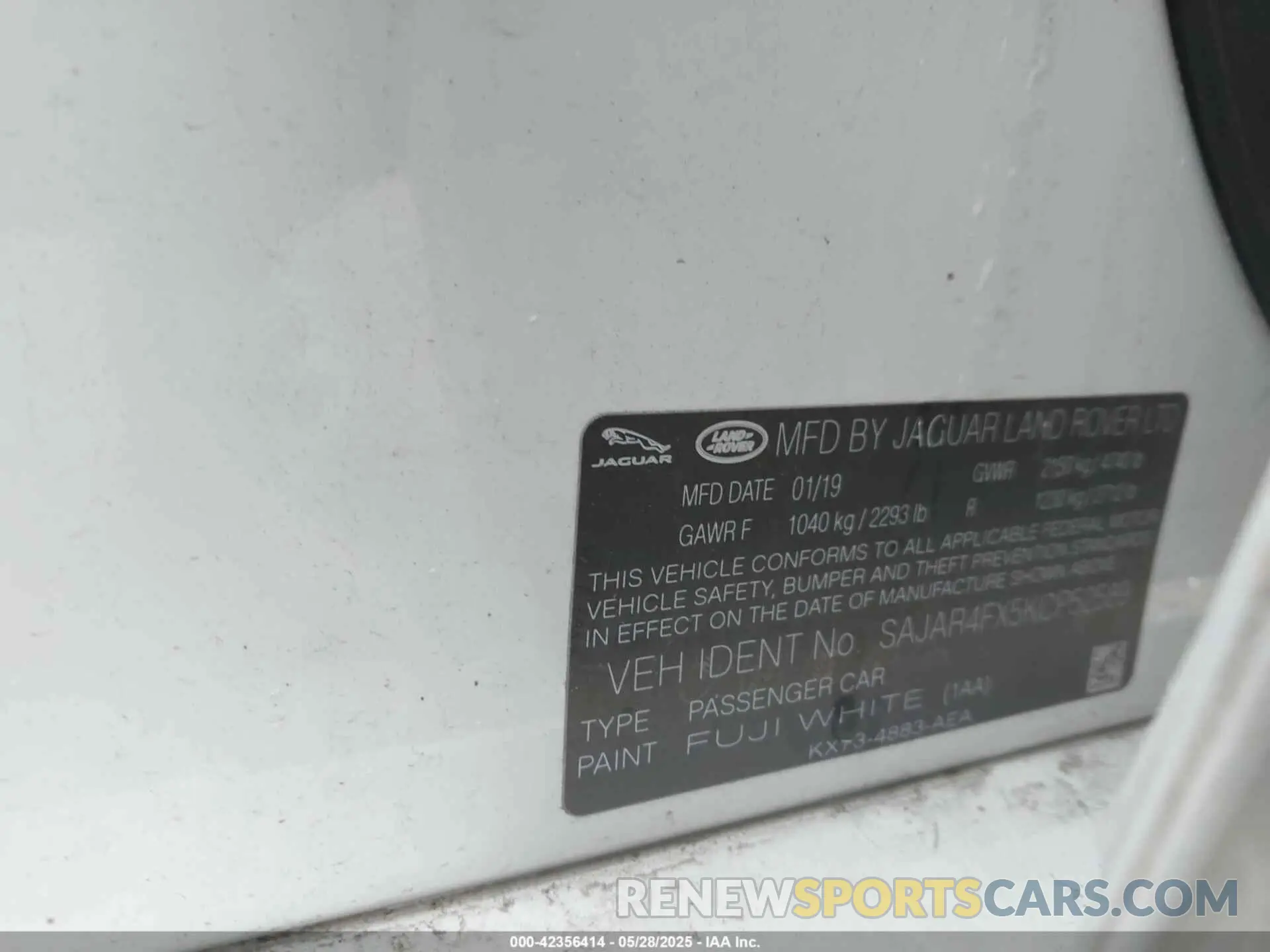 9 fotografías del automóvil dañado SAJAR4FX5KCP52589 JAGUAR XE 2019