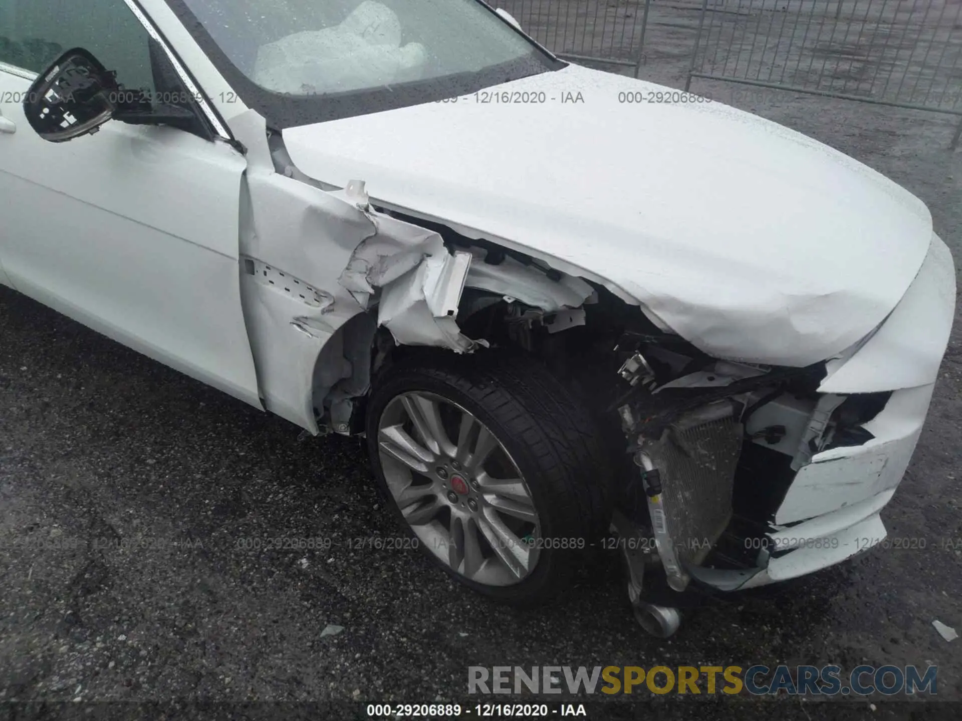 6 fotografías del automóvil dañado SAJAR4FX8KCP52456 JAGUAR XE 2019