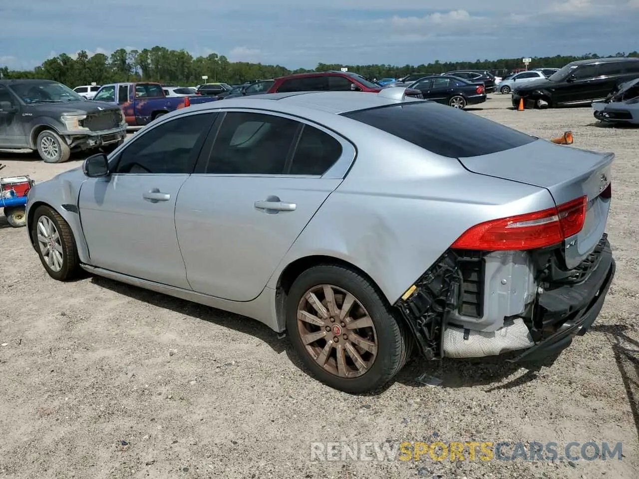 2 fotografías del automóvil dañado SAJAR4FX9KCP48304 JAGUAR XE 2019