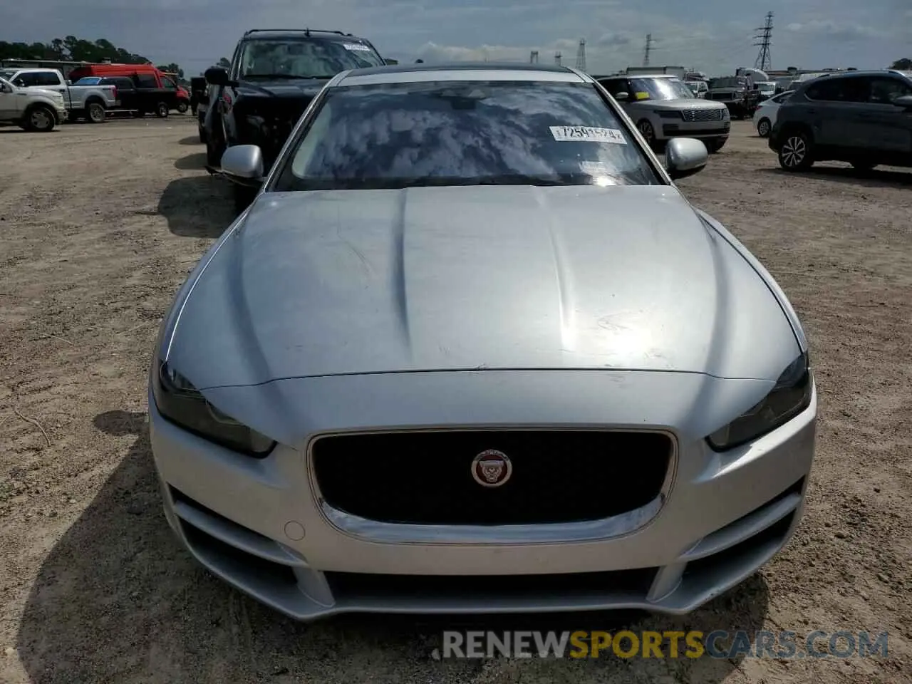 5 fotografías del automóvil dañado SAJAR4FX9KCP48304 JAGUAR XE 2019