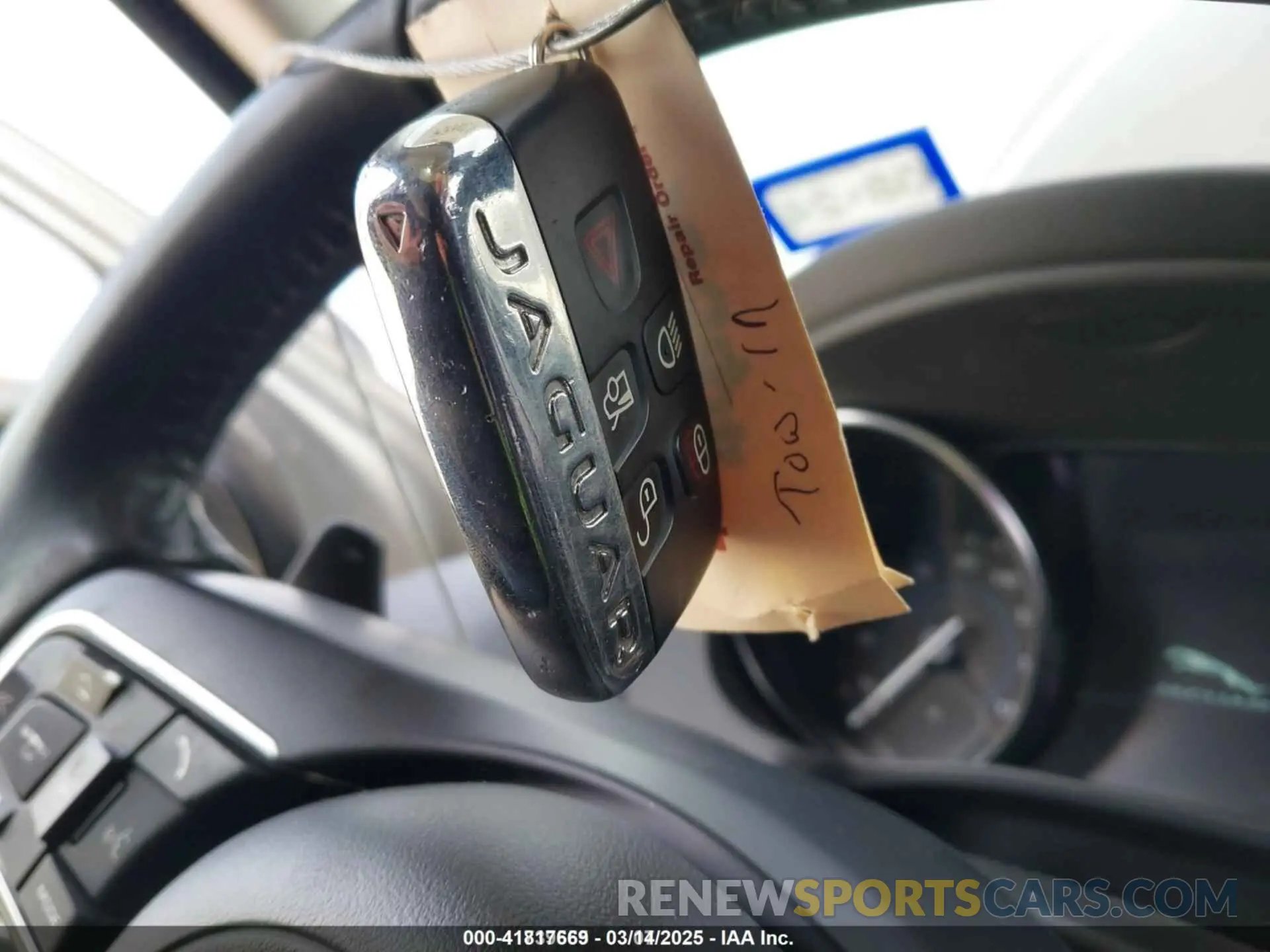 11 fotografías del automóvil dañado SAJAS4FX2KCP52702 JAGUAR XE 2019