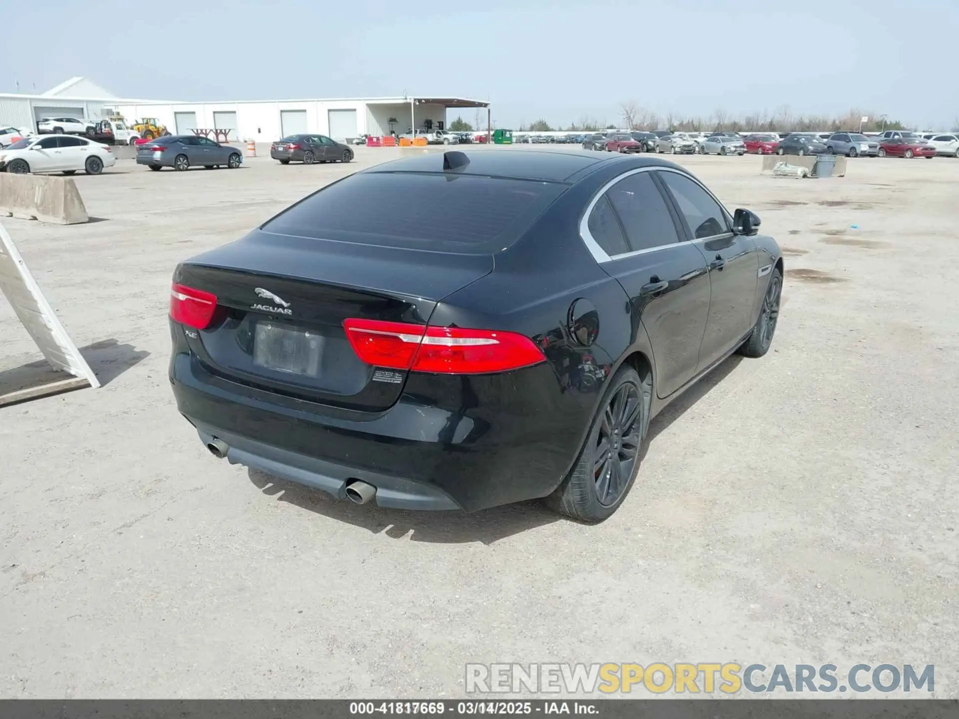 4 fotografías del automóvil dañado SAJAS4FX2KCP52702 JAGUAR XE 2019