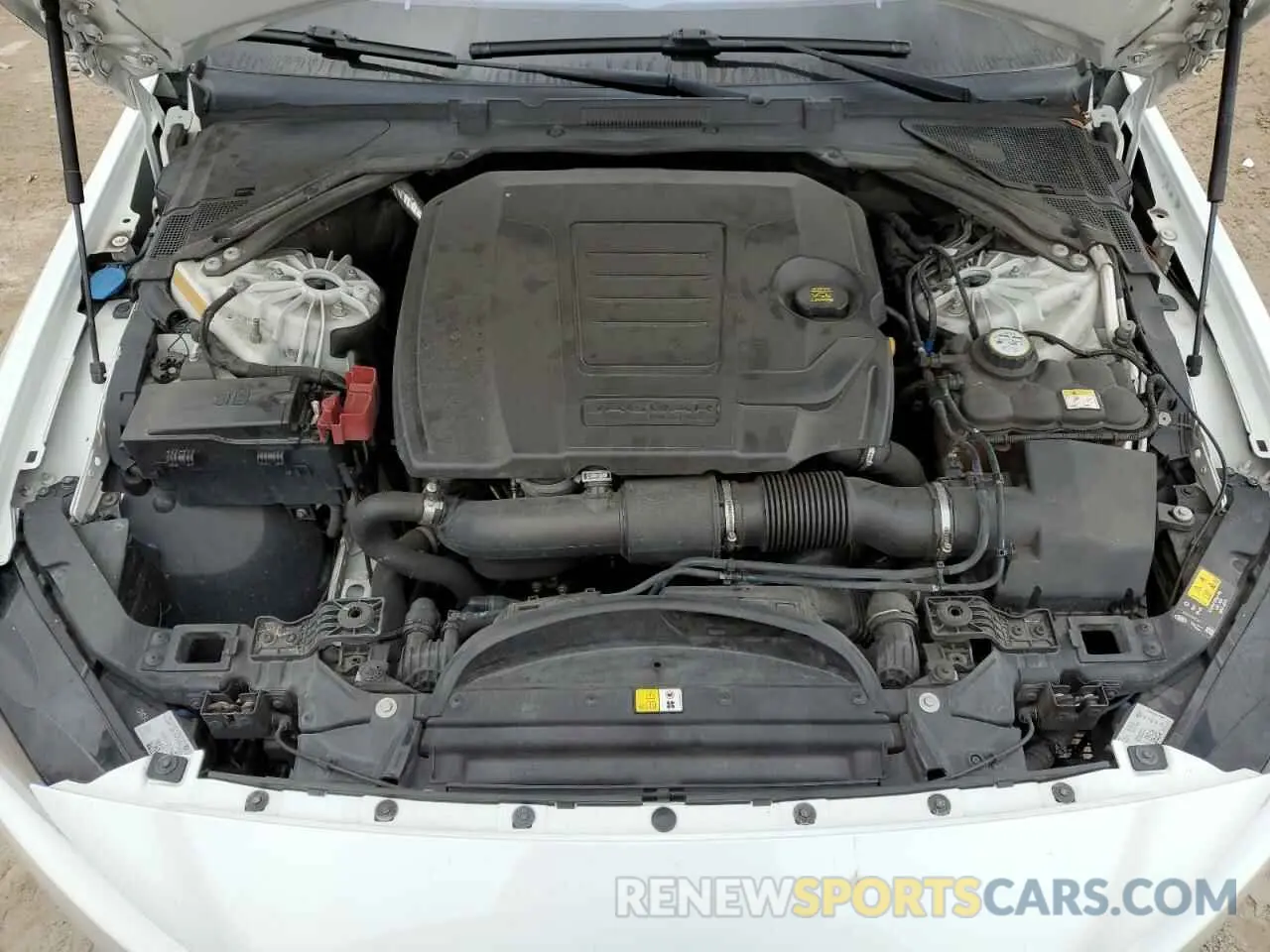 11 fotografías del automóvil dañado SAJAS4FX7KCP51092 JAGUAR XE 2019