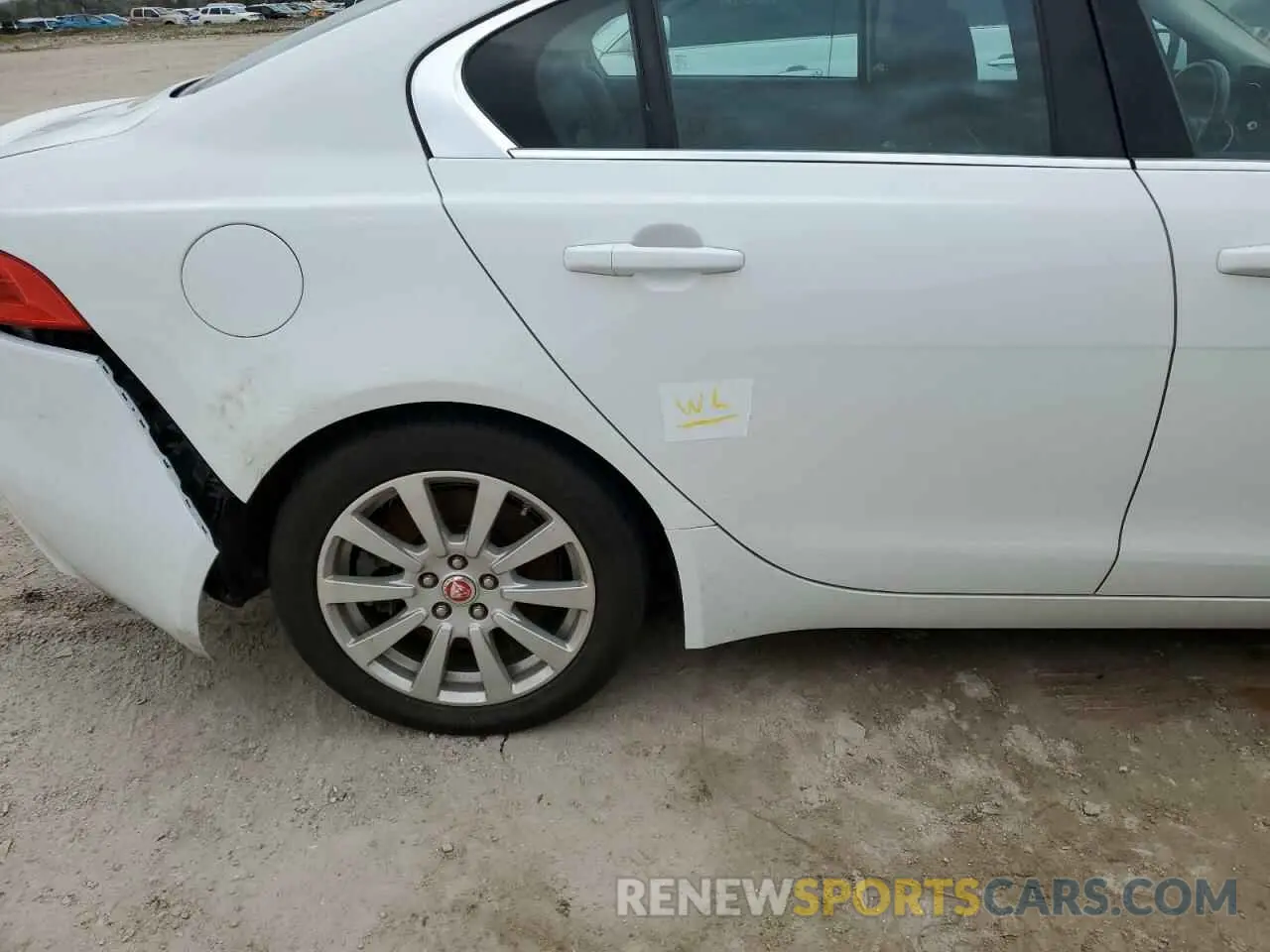 12 fotografías del automóvil dañado SAJAS4FX7KCP51092 JAGUAR XE 2019